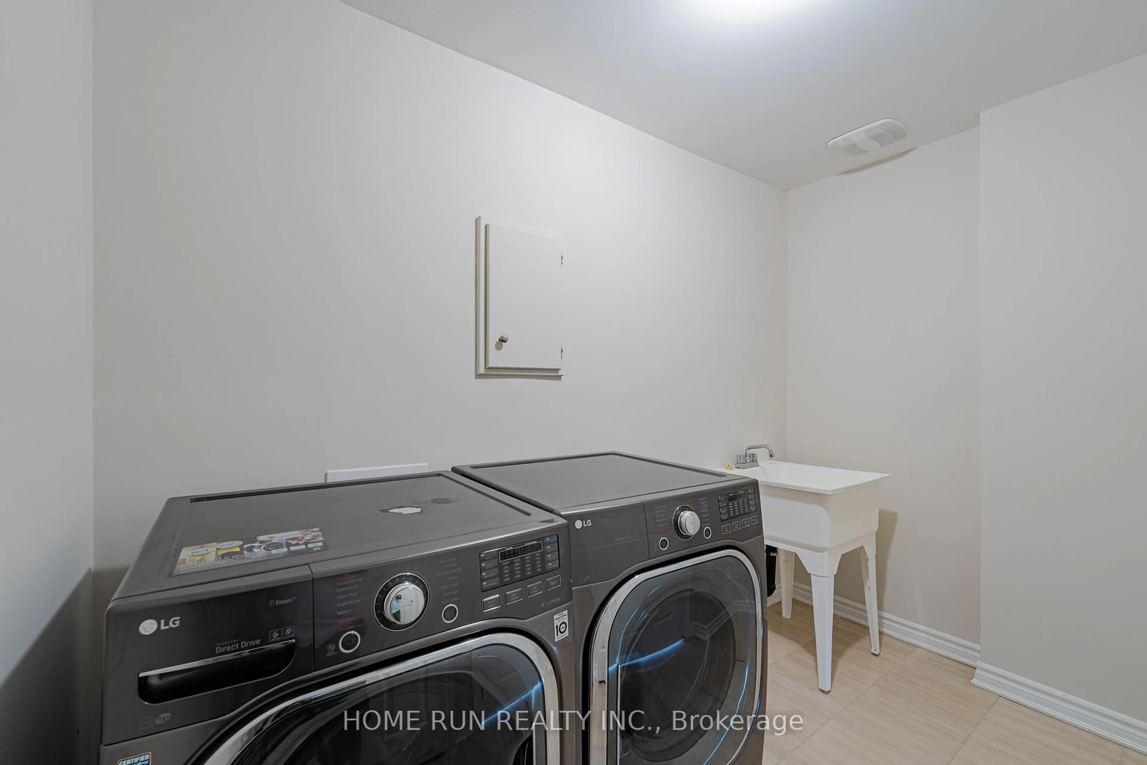 Laundry room for 366 Aphelion Cres, Ottawa Ontario K2J 6N4