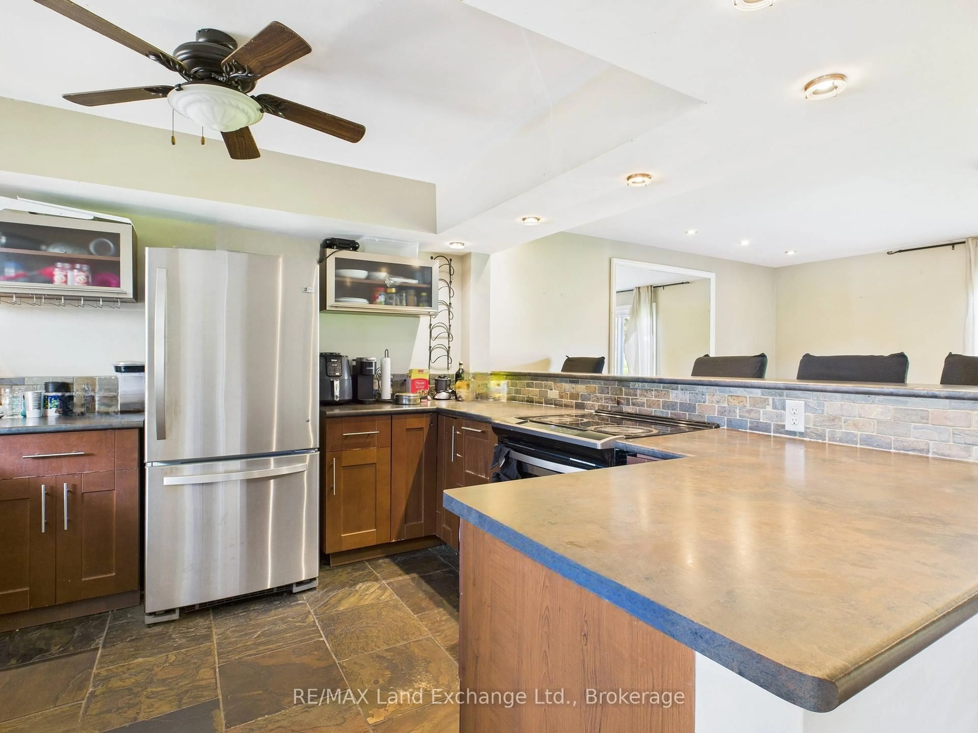 Open concept kitchen, ceramic/tile floor for 850 Walsh St #27, Kincardine Ontario N2Z 1P1