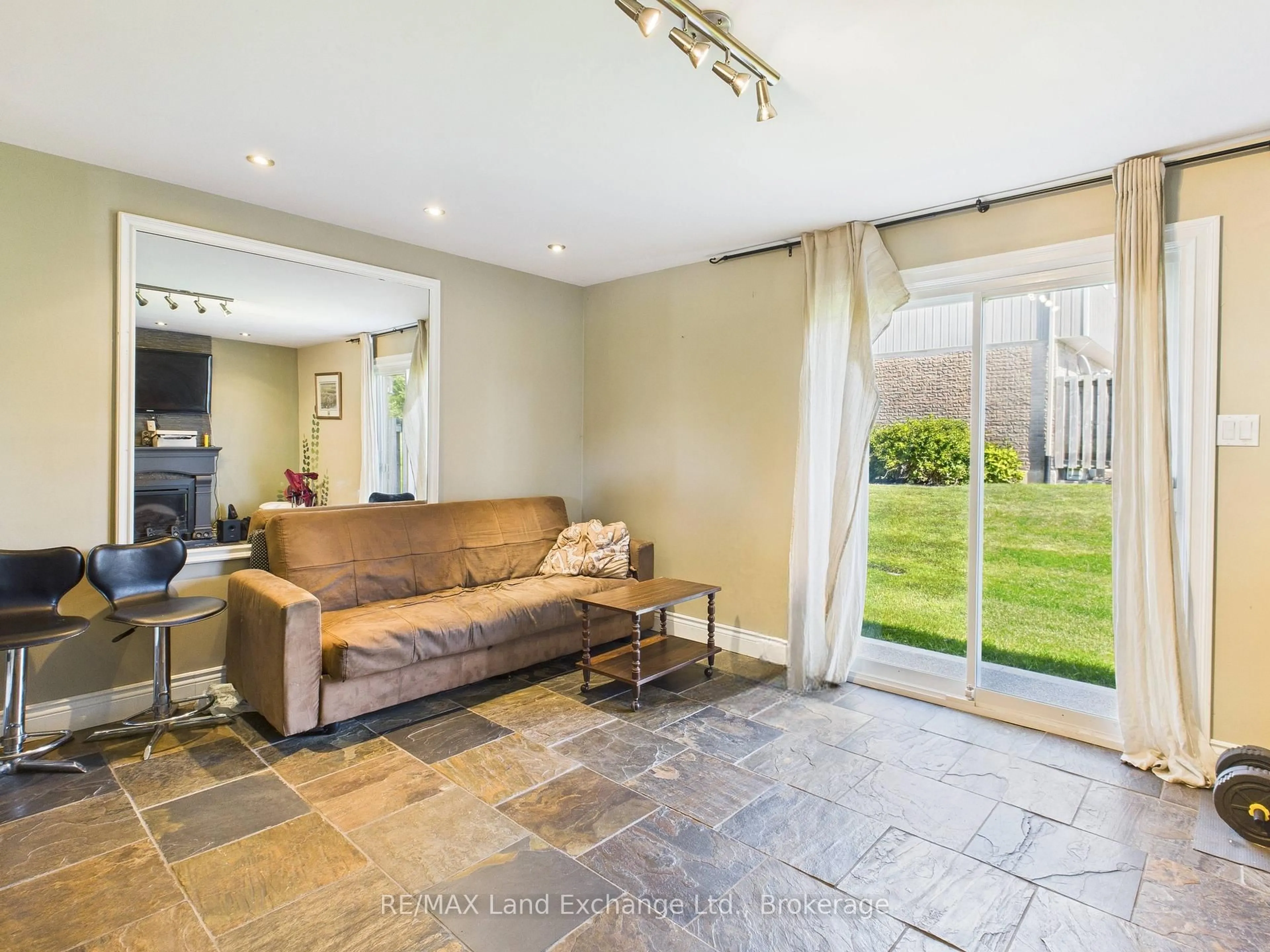 Living room with furniture, ceramic/tile floor for 850 Walsh St #27, Kincardine Ontario N2Z 1P1