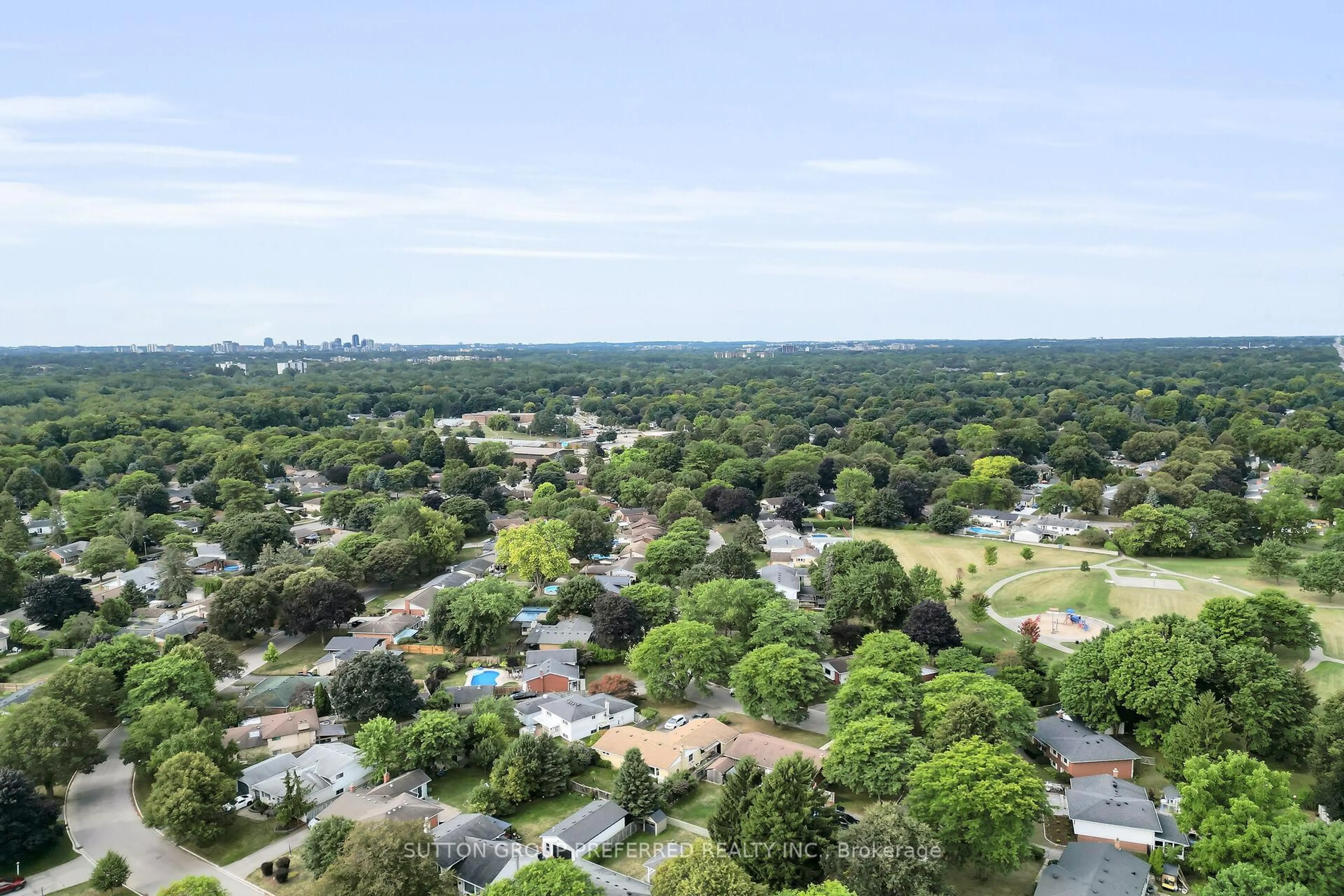 A pic from outside/outdoor area/front of a property/back of a property/a pic from drone, water/lake/river/ocean view for 56 Tweed Cres, London North Ontario N5X 1Z4