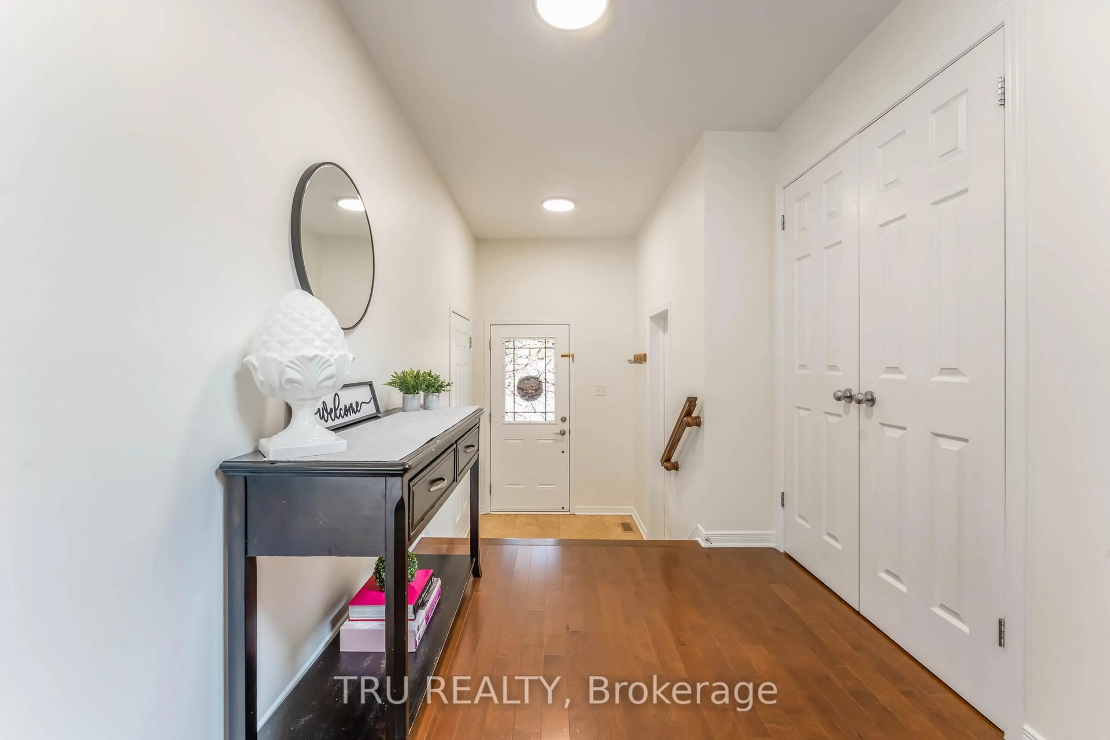 Indoor entryway for 217 Sorento St, Ottawa Ontario K2J 0B6