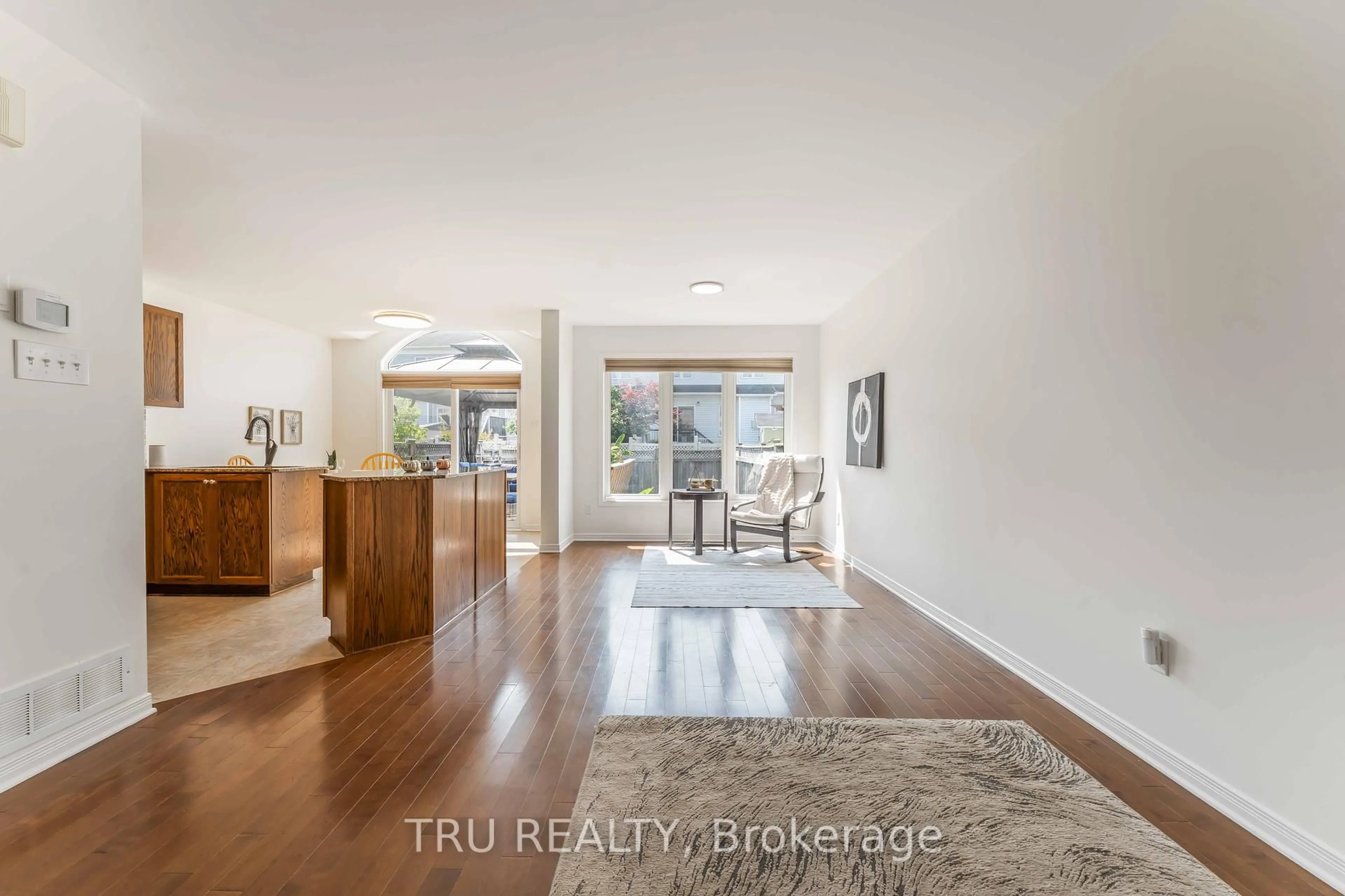 Indoor entryway for 217 Sorento St, Ottawa Ontario K2J 0B6