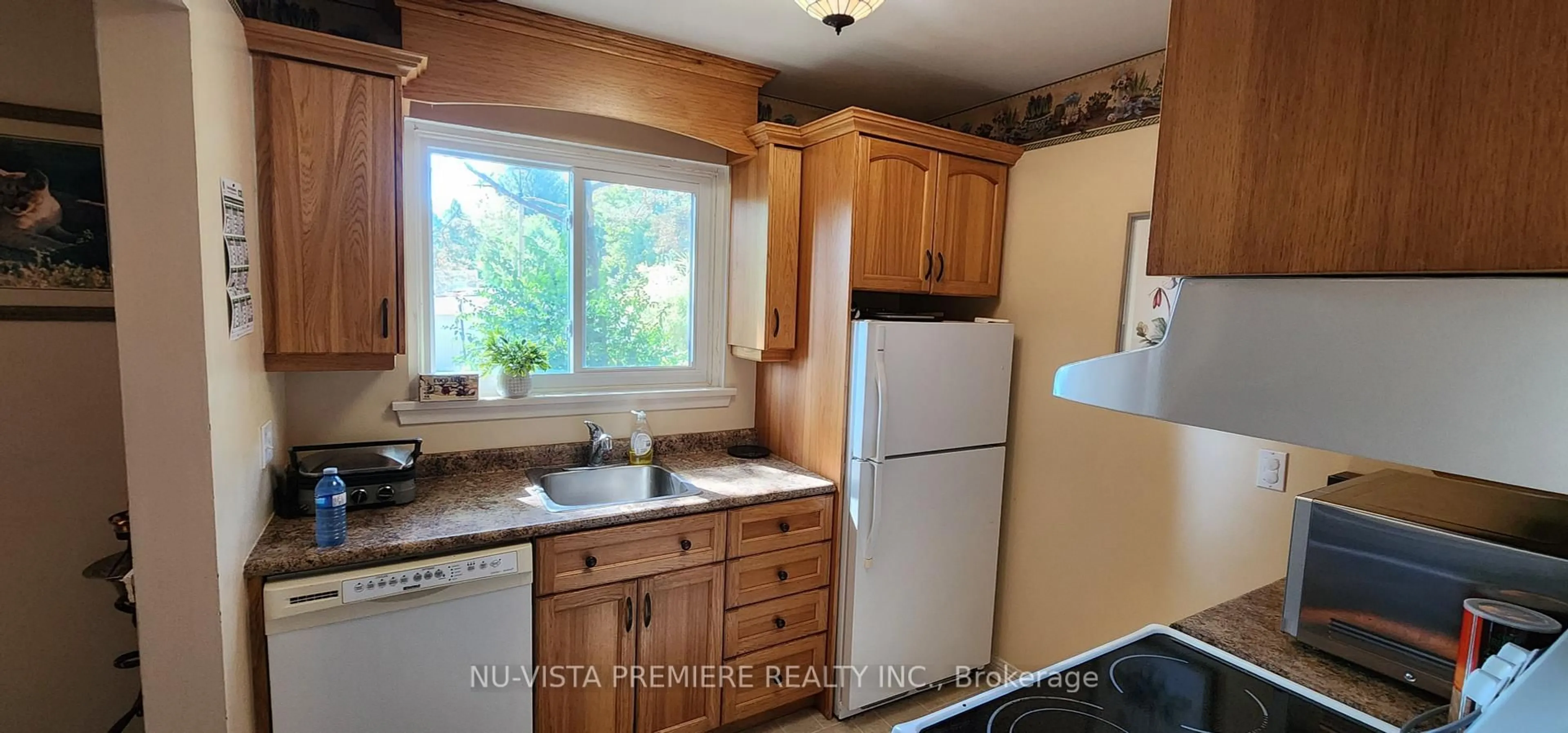 Standard kitchen, unknown for 344 HOMESTEAD Crt, London North Ontario N6G 2E9