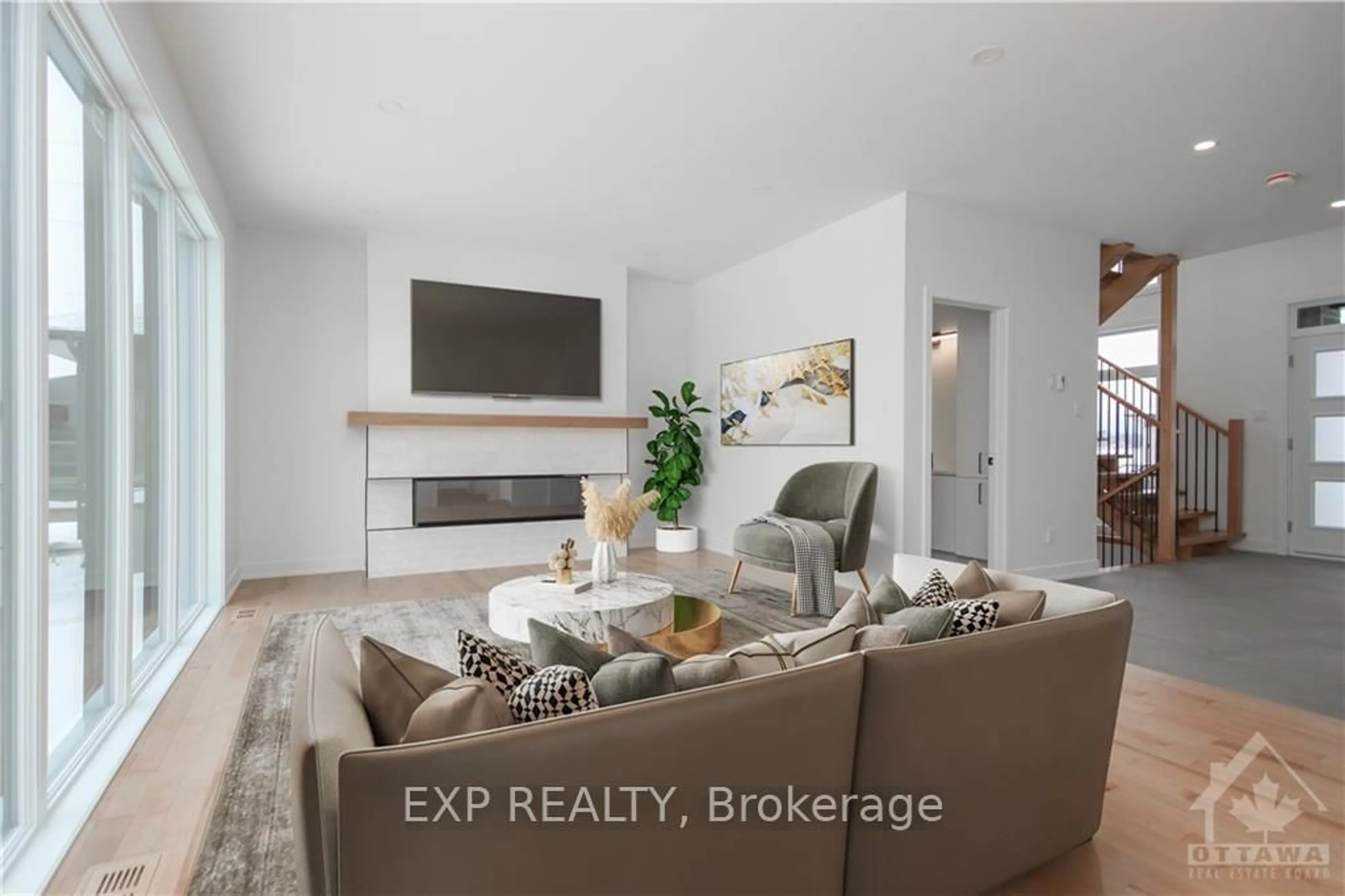 Living room with furniture, ceramic/tile floor for 532 BARRAGE St, Casselman Ontario K0A 1M0