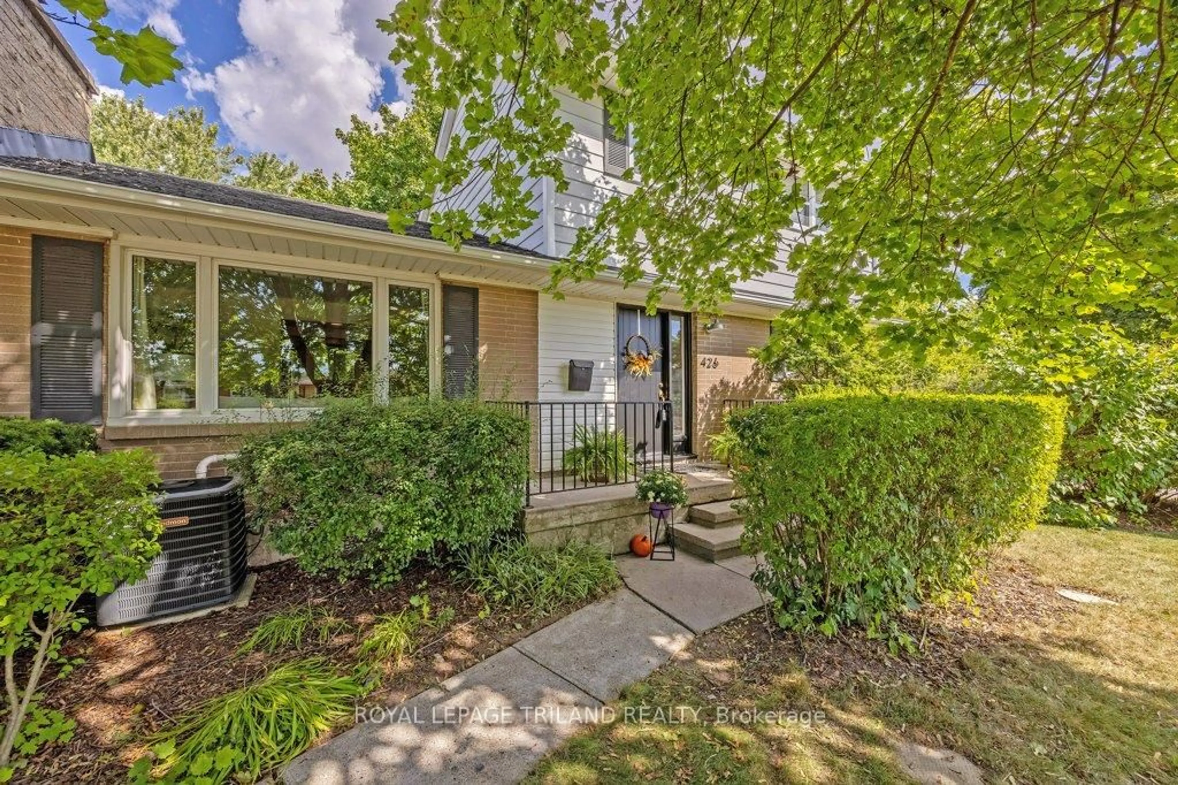Unknown for 426 Beachwood Ave, London South Ontario N6J 3K1