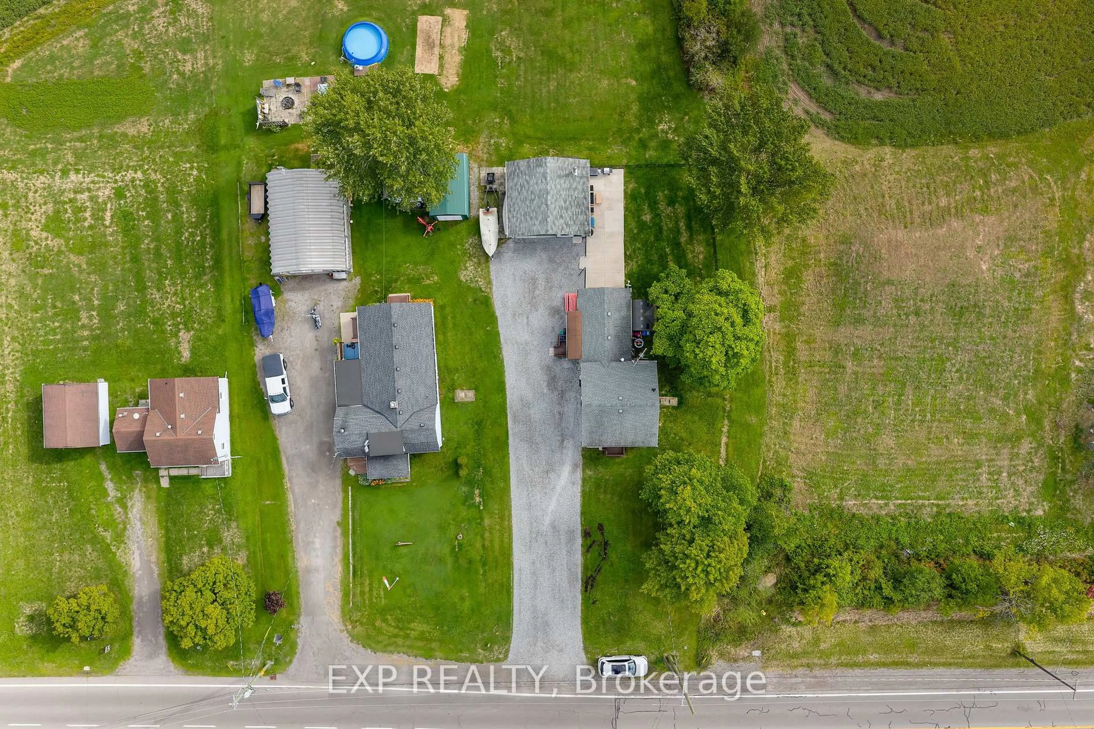 A pic from outside/outdoor area/front of a property/back of a property/a pic from drone, street for 3791 Netherby Rd, Fort Erie Ontario L0S 1S0