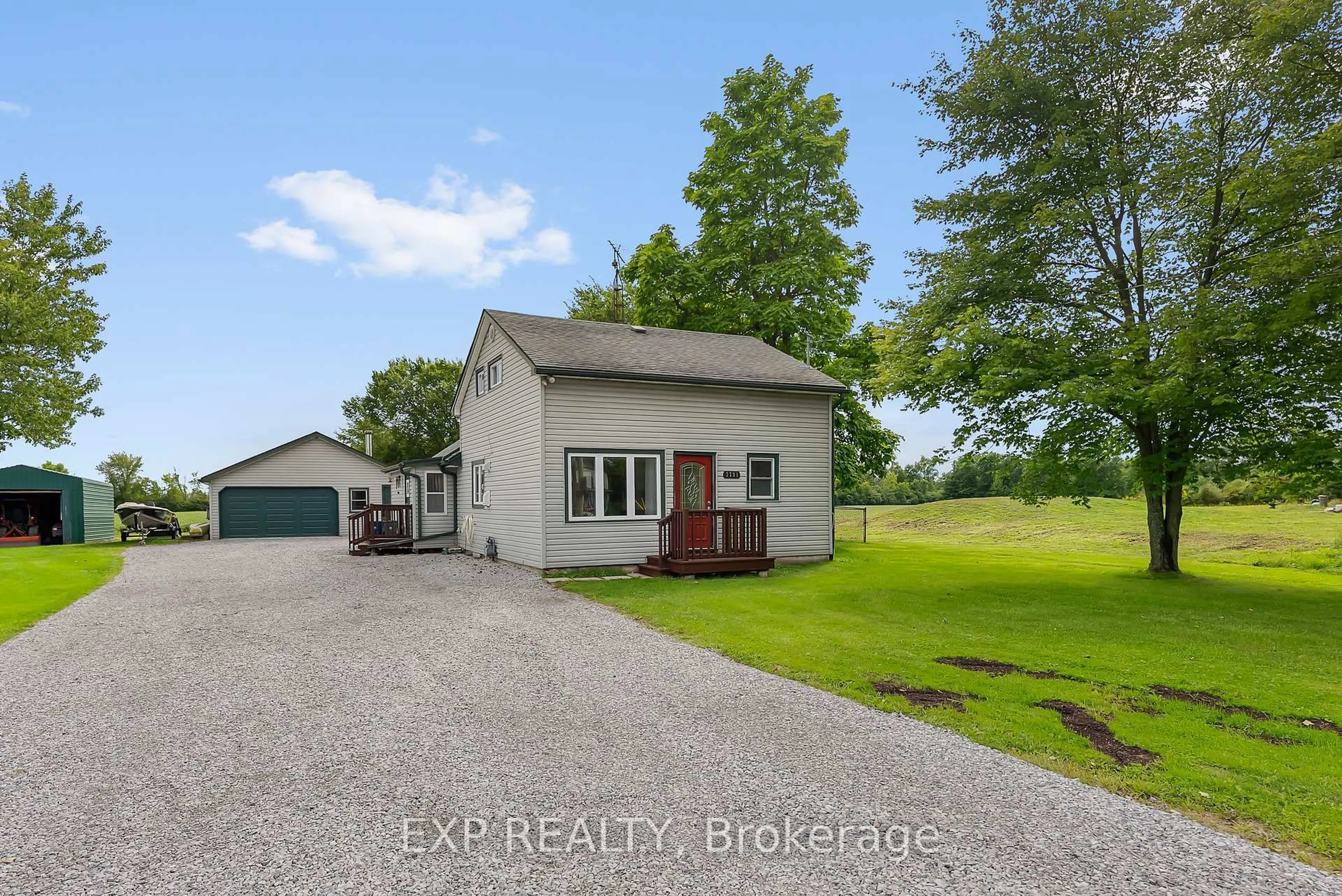 A pic from outside/outdoor area/front of a property/back of a property/a pic from drone, building for 3791 Netherby Rd, Fort Erie Ontario L0S 1S0