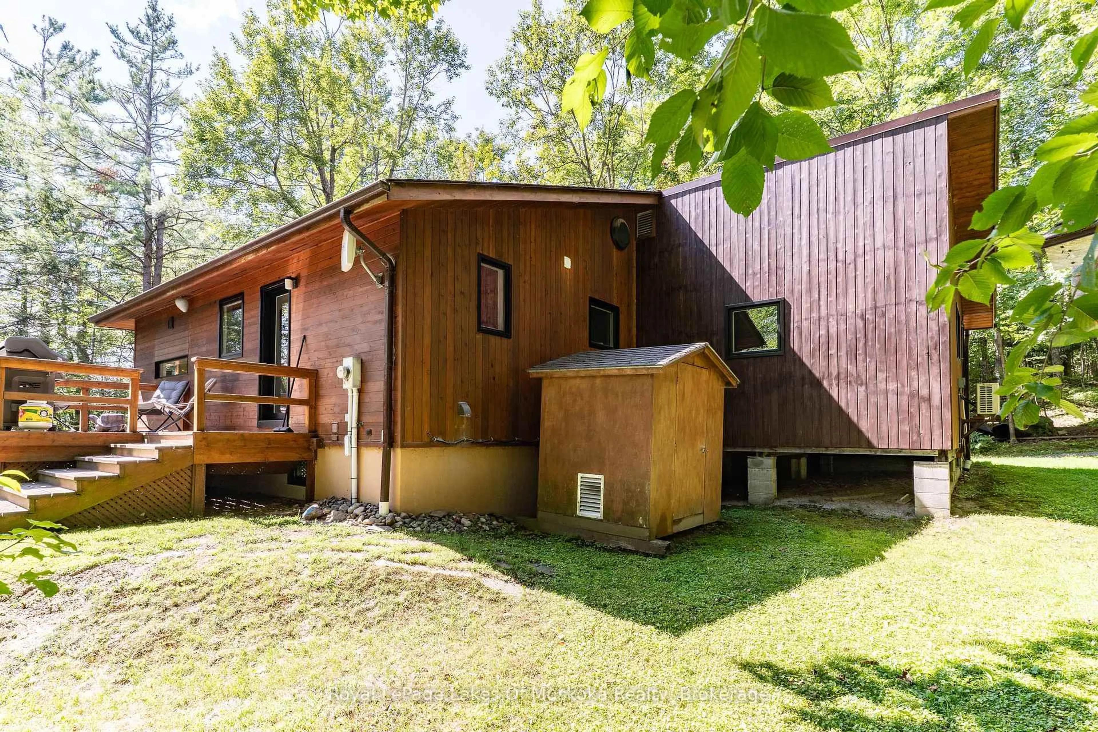 Unknown for 1056 Golden Beach Rd, Bracebridge Ontario P1L 1W8