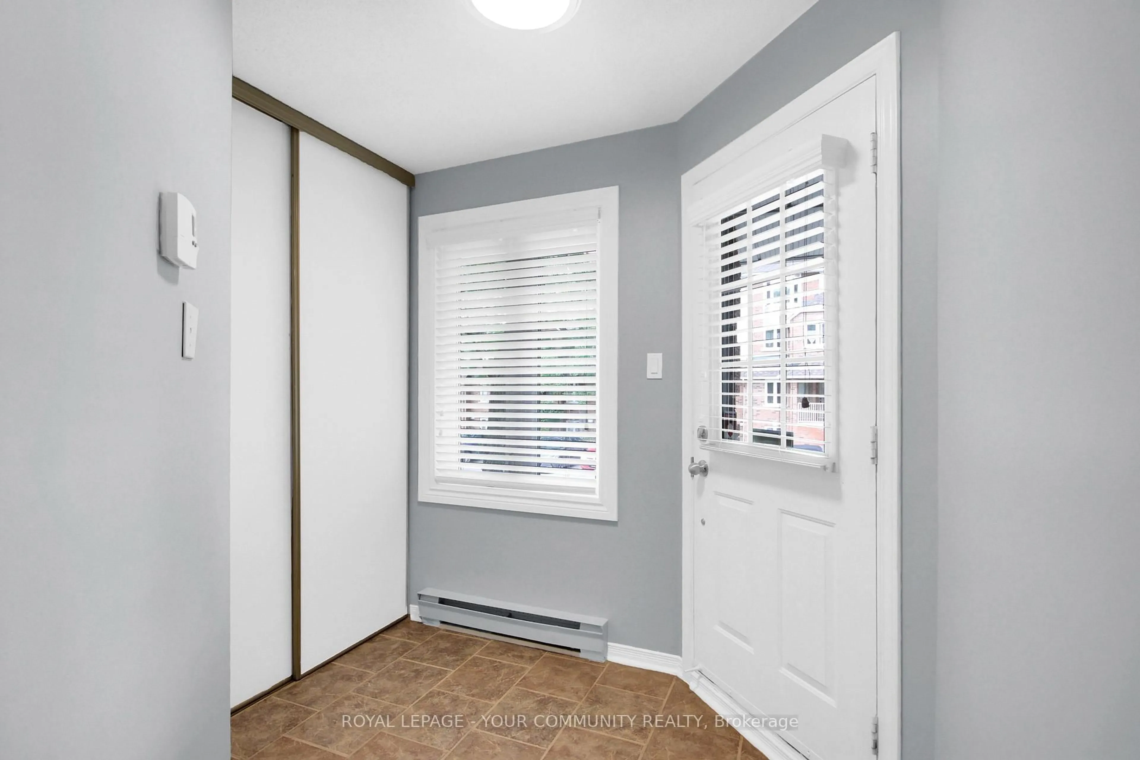 Indoor entryway for 402 Briston Private, Ottawa Ontario K1G 5R3