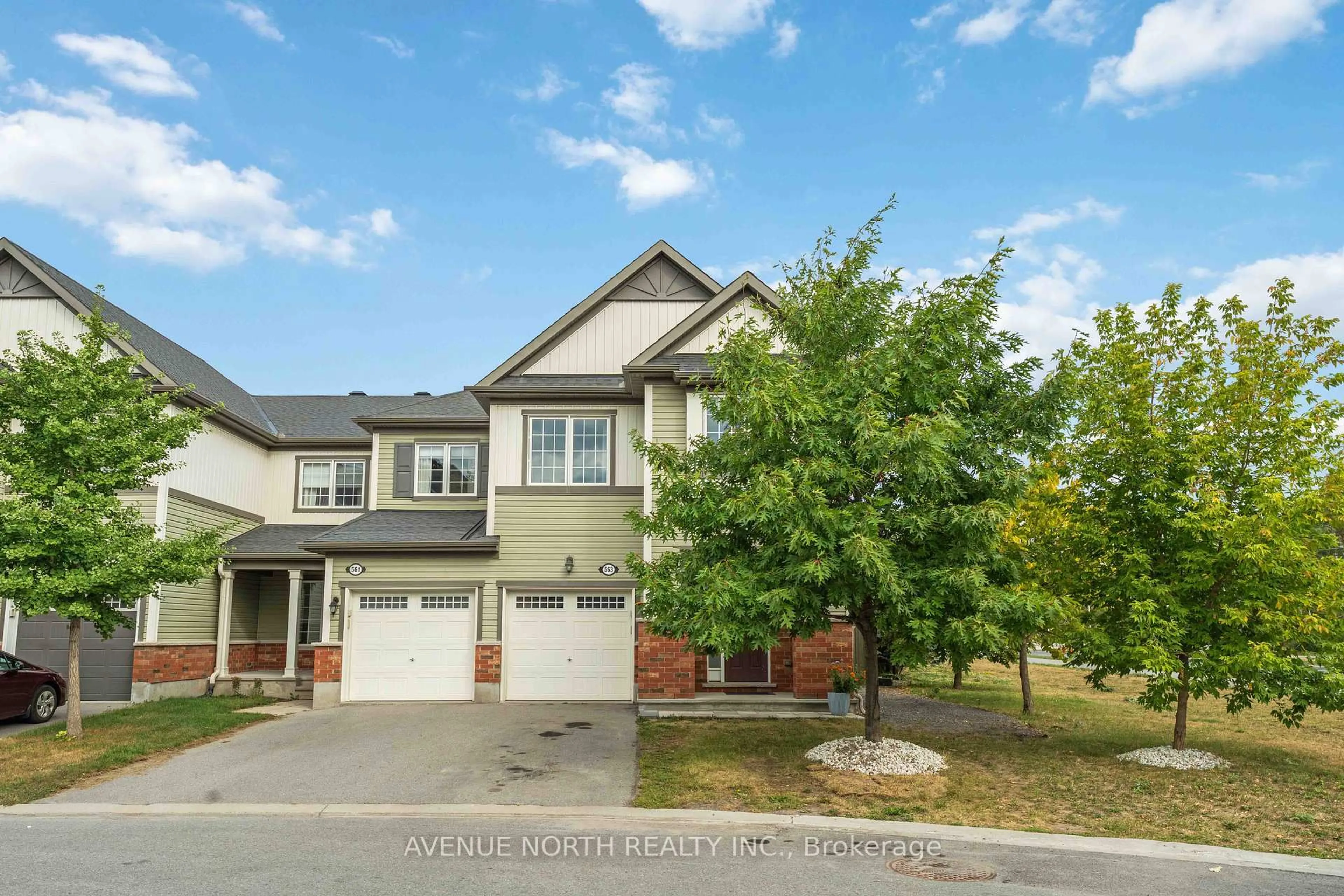 A pic from outside/outdoor area/front of a property/back of a property/a pic from drone, street for 563 Foxlight Circ, Ottawa Ontario K2M 0L9
