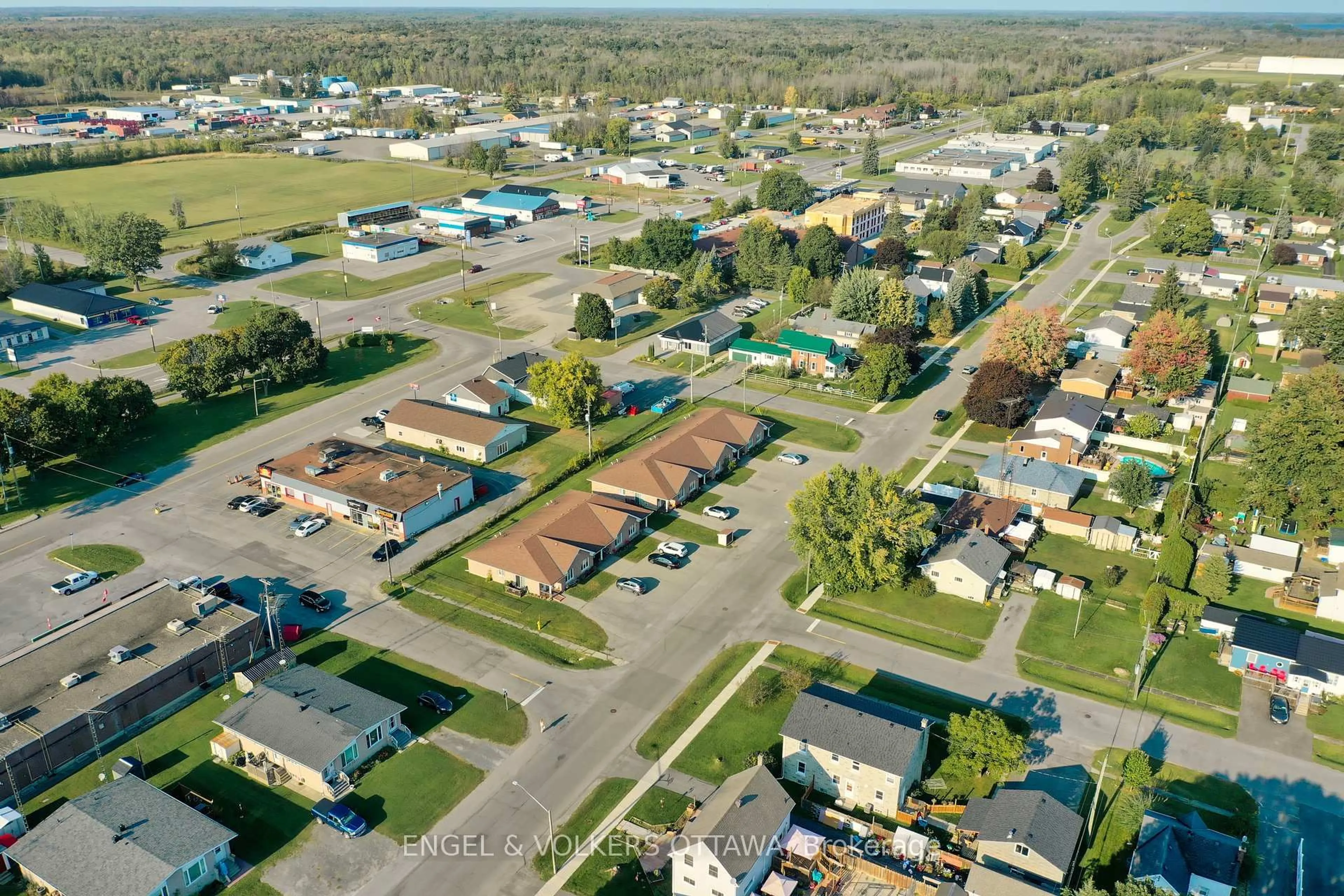 A pic from outside/outdoor area/front of a property/back of a property/a pic from drone, street for 50 Fifth St #E, South Dundas Ontario K0C 1X0