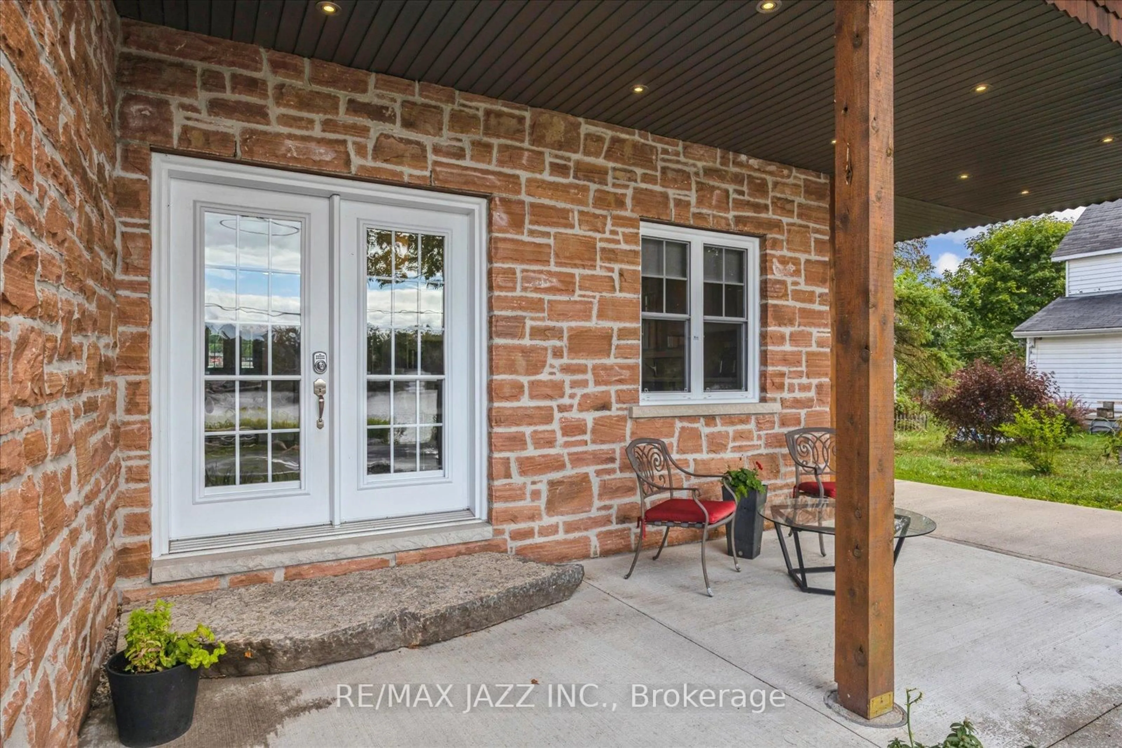 Indoor entryway for 90 Homewood Ave, Trent Hills Ontario K0L 1Y0