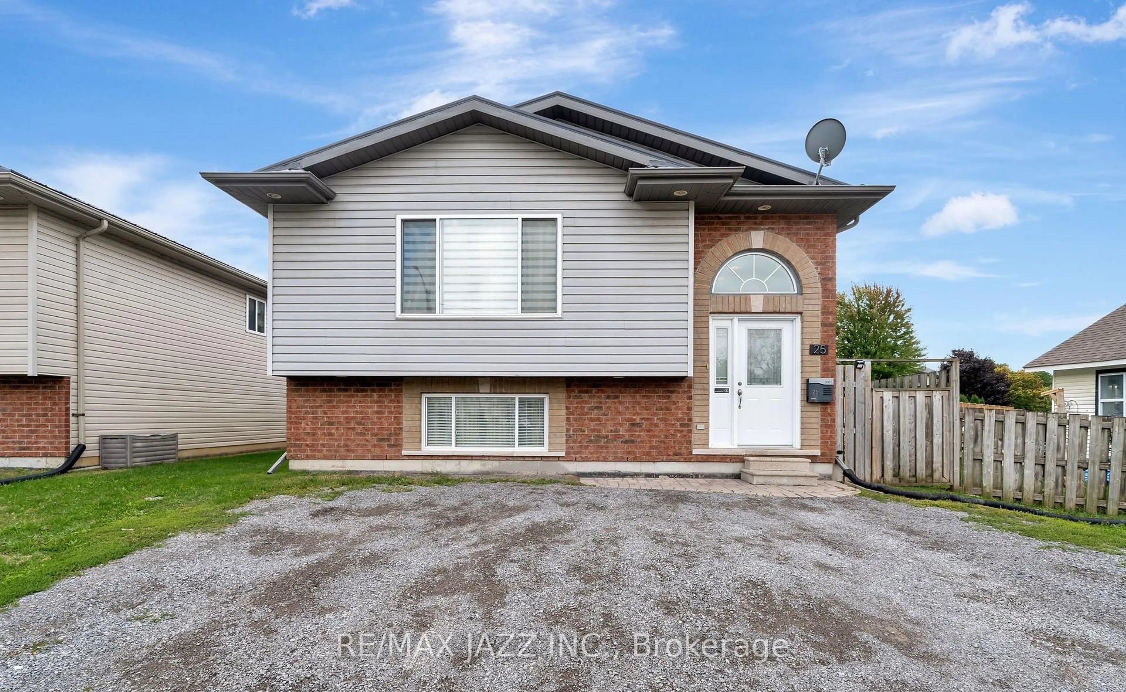 Home with vinyl exterior material, street for 25 Emily St, Belleville Ontario K8N 2P4