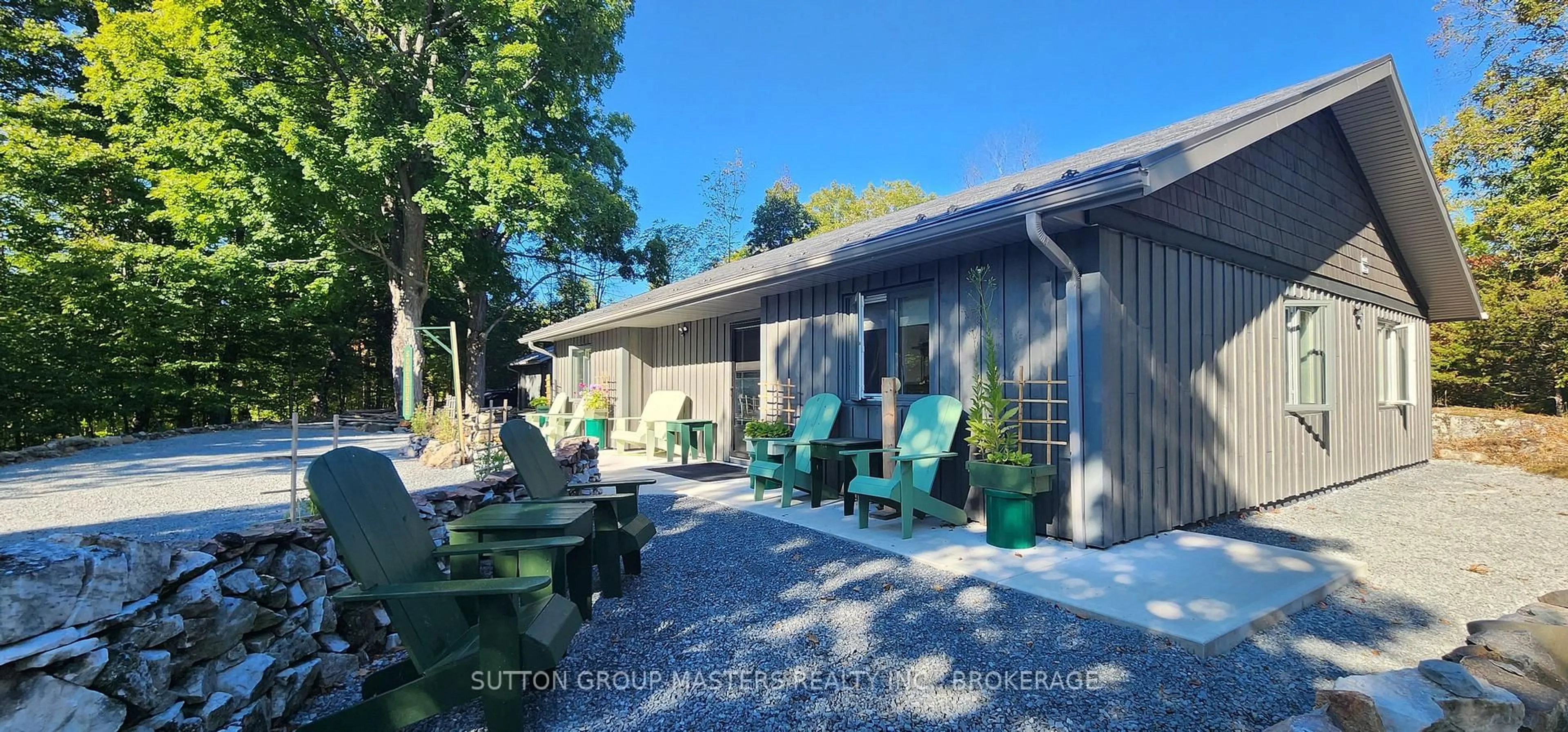 Patio, street for 6179 North Shore Rd, Perth Road Ontario K0H 2L0