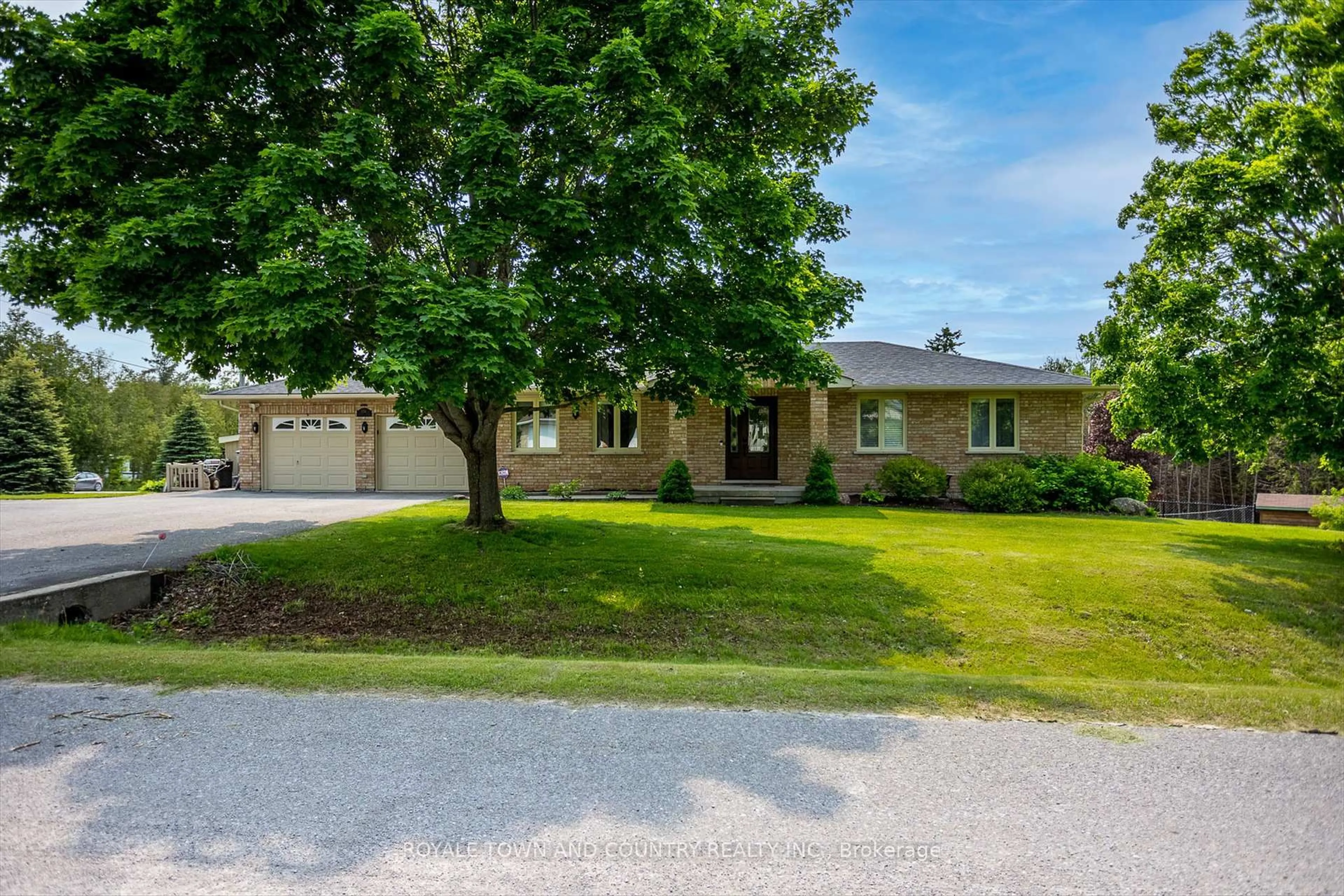 A pic from outside/outdoor area/front of a property/back of a property/a pic from drone, street for 1734 Barton Dr, Selwyn Ontario K0L 2H0