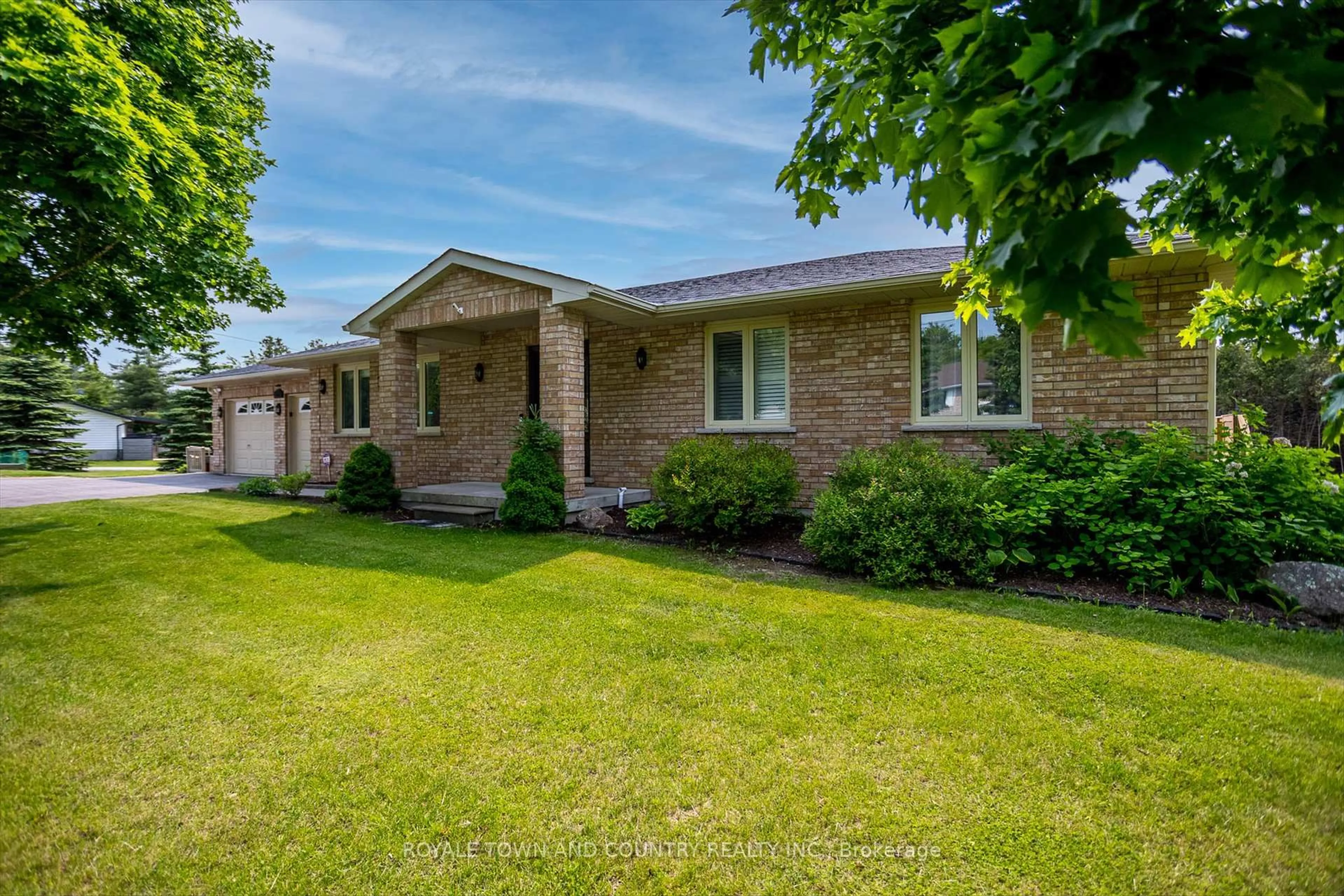 Home with brick exterior material, street for 1734 Barton Dr, Selwyn Ontario K0L 2H0
