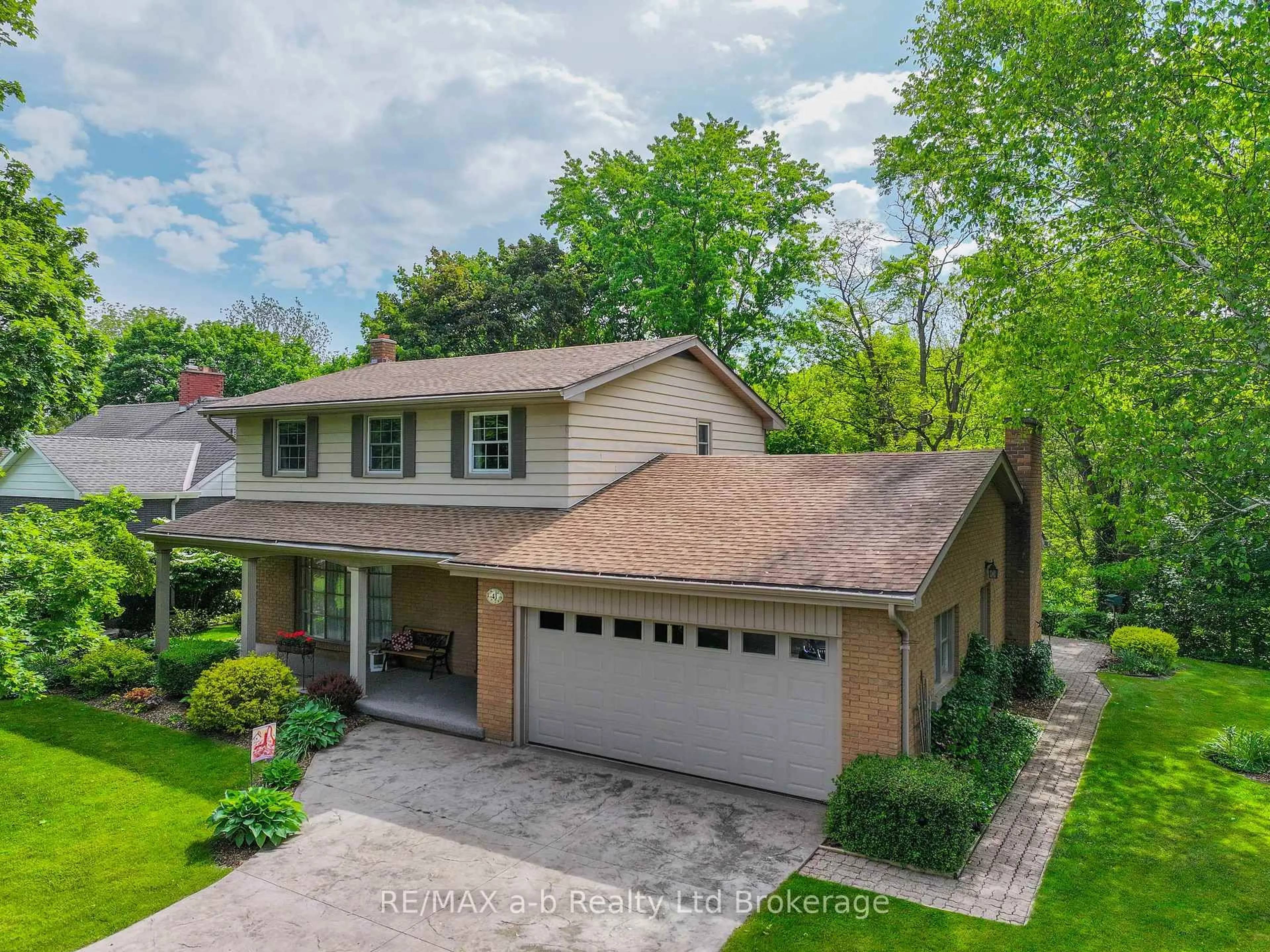 Home with brick exterior material, street for 41 Parkwood Dr, Tillsonburg Ontario N4G 2B7
