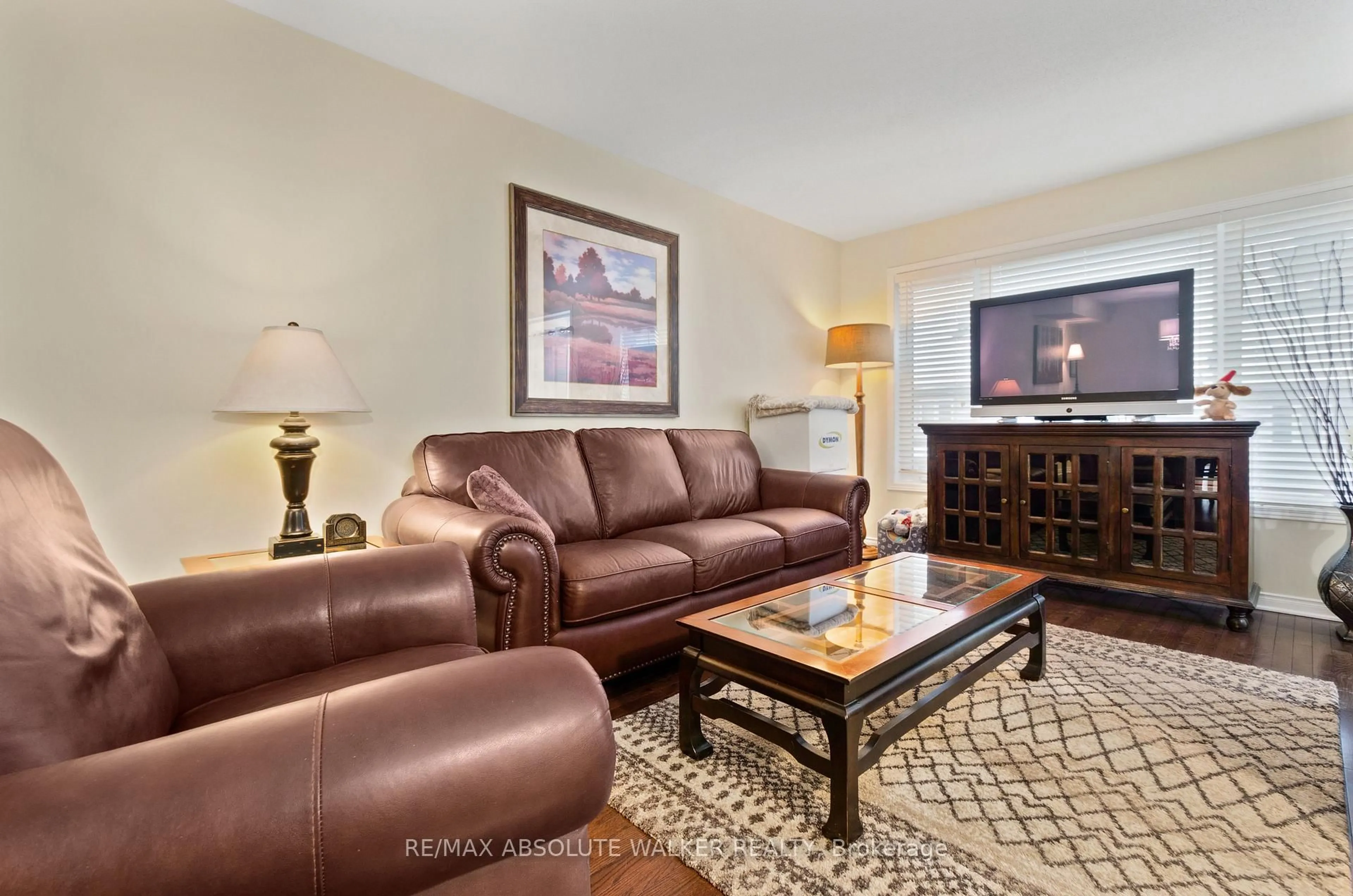Living room with furniture, unknown for 152 Challenge Cres, Ottawa Ontario K4A 0T9