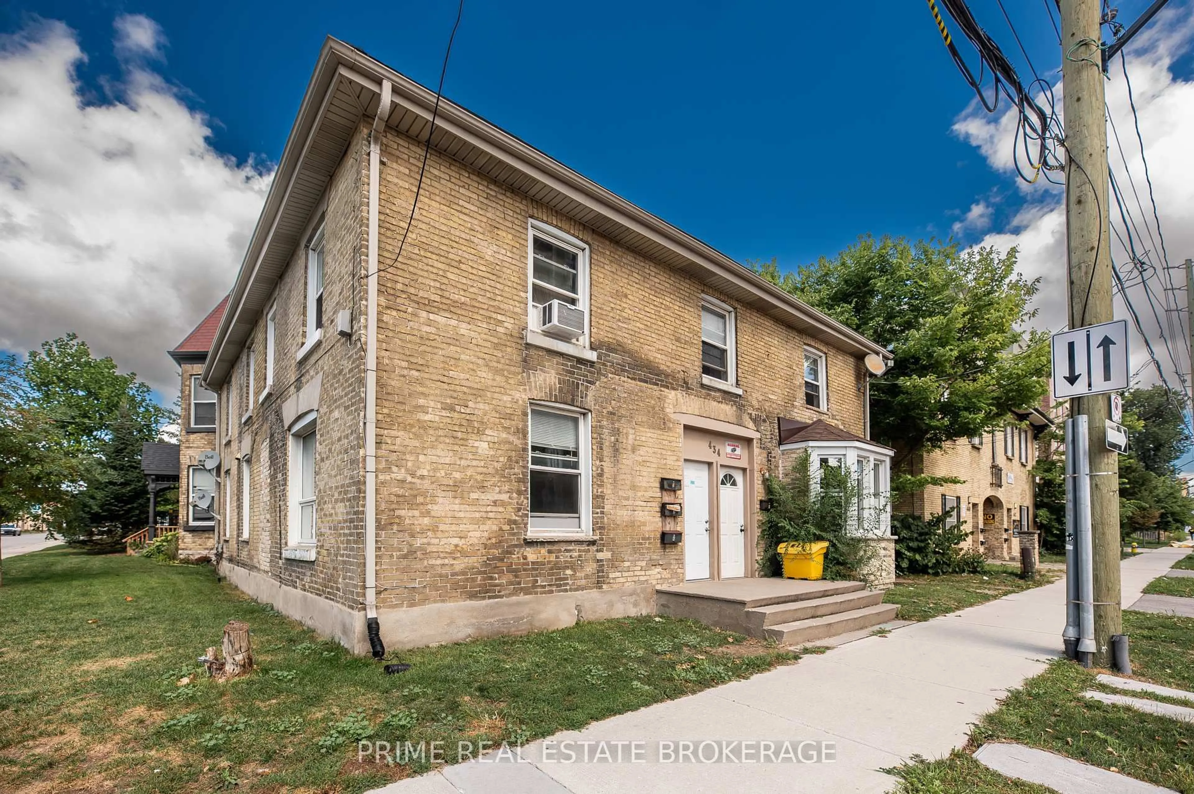 Unknown for 376 Burwell St, London East Ontario N6B 2W2