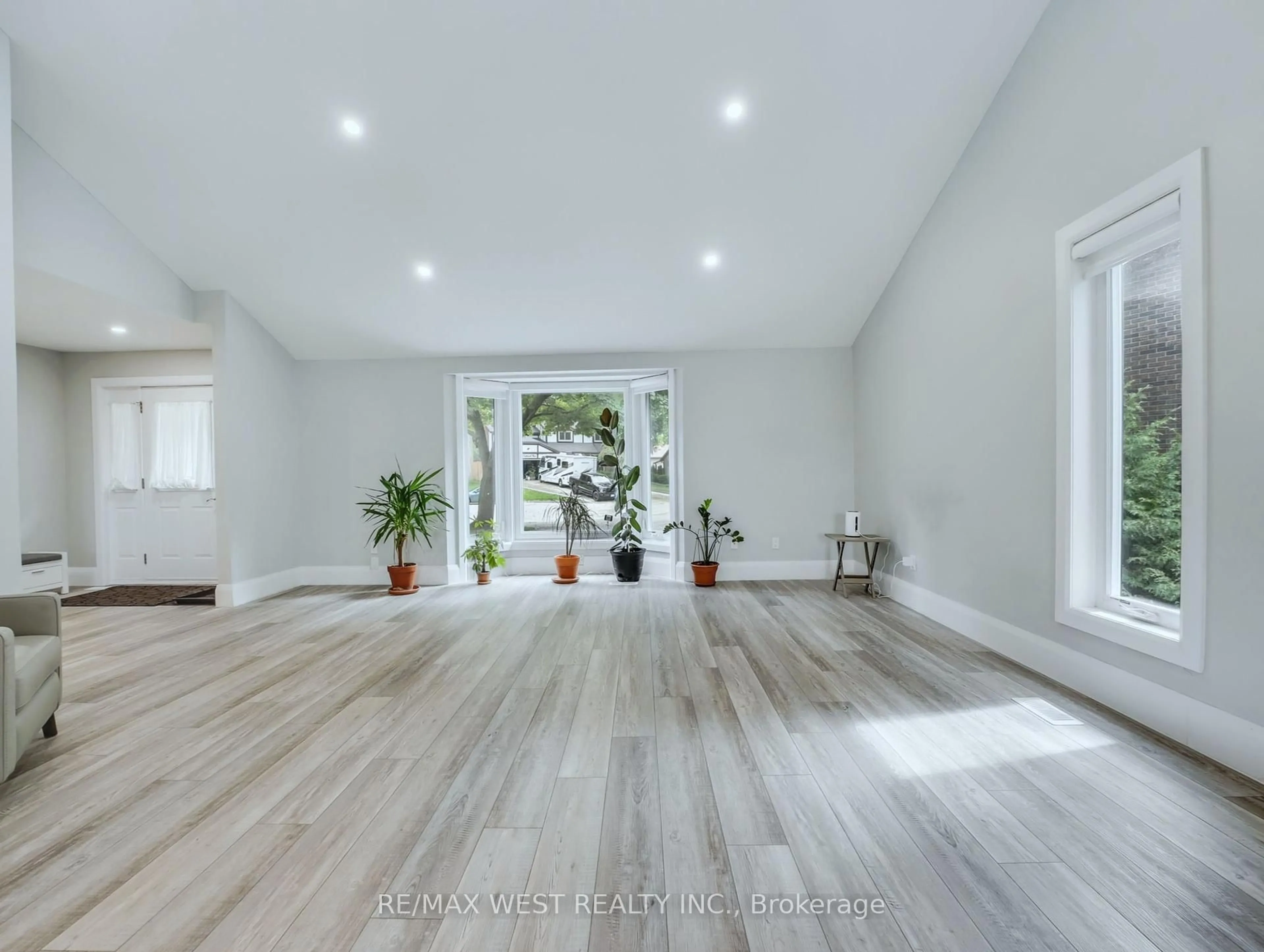 A pic of a room for 15 Westbrook Pl, Cambridge Ontario N3C 3J4