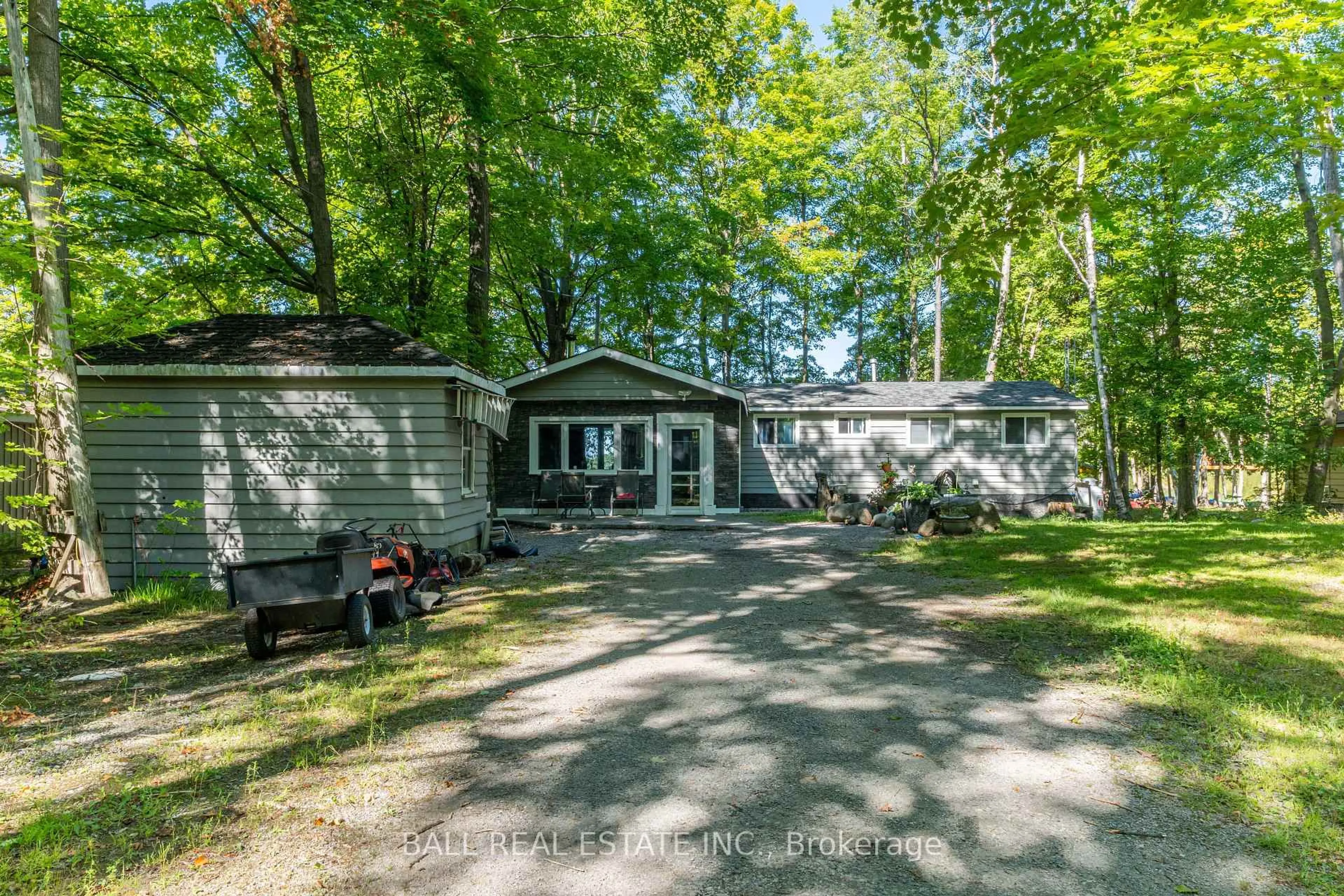 A pic from outside/outdoor area/front of a property/back of a property/a pic from drone, unknown for 21 Cedar Bay Rd, Curve Lake First Nation 35 Ontario K0L 1R0