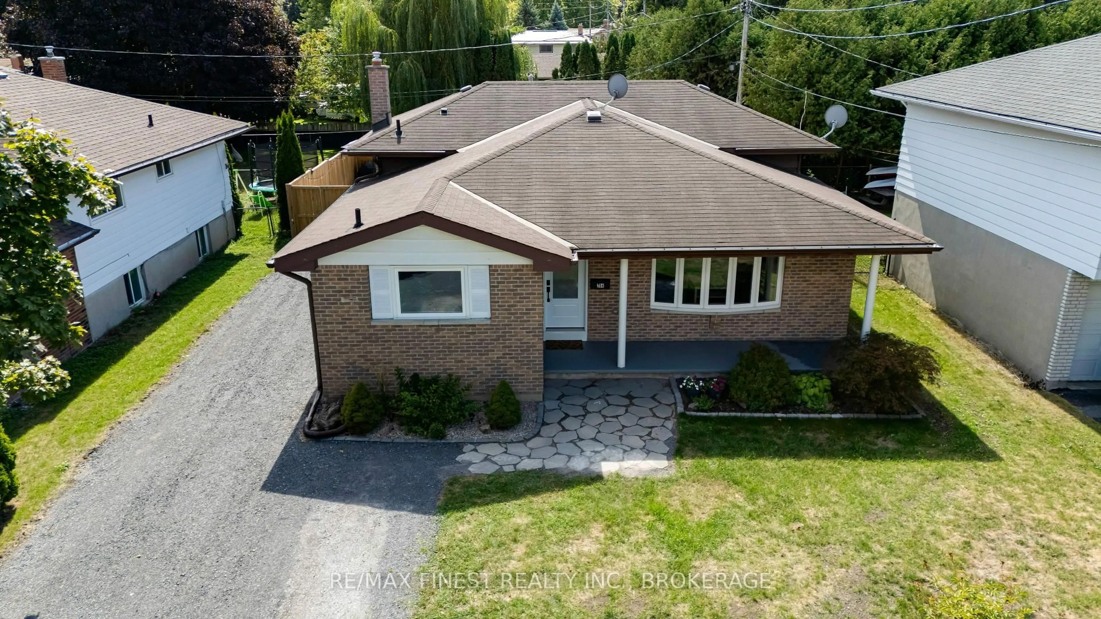 A pic from outside/outdoor area/front of a property/back of a property/a pic from drone, street for 204 QUEEN St, Greater Napanee Ontario K7R 1C2