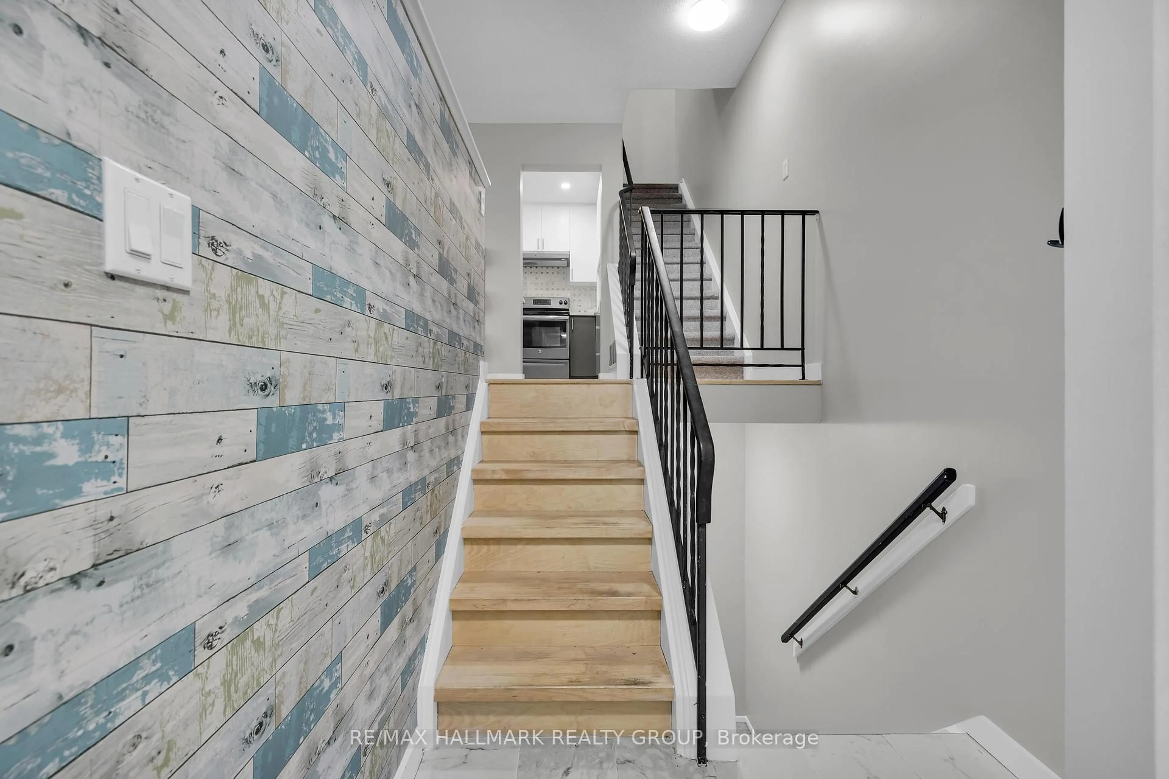 Stairs for 409 Montfort St #3, Ottawa Ontario K1L 8G8