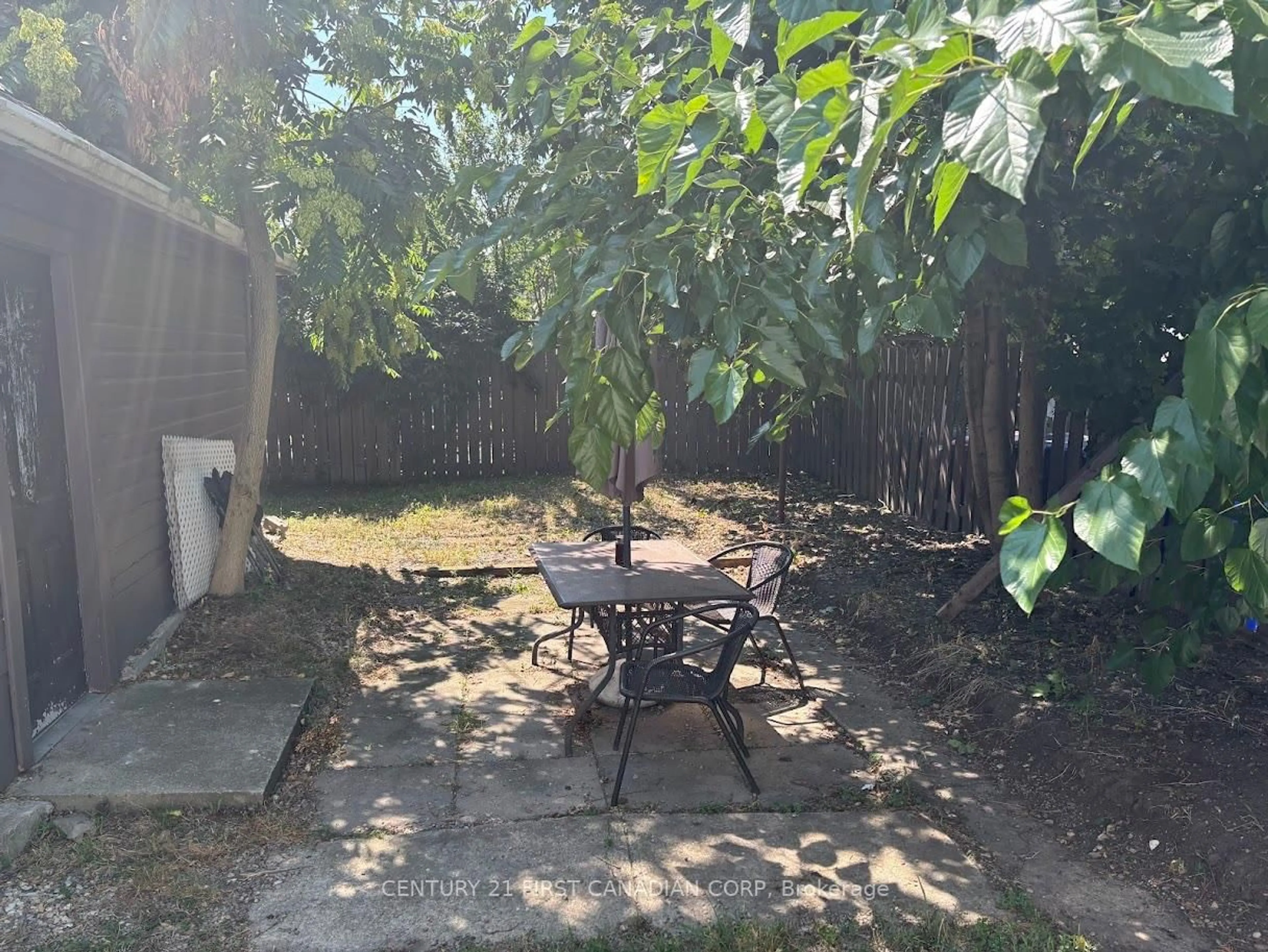 Patio, street for 1629 Drouillard Rd, Windsor Ontario N8Y 2S4