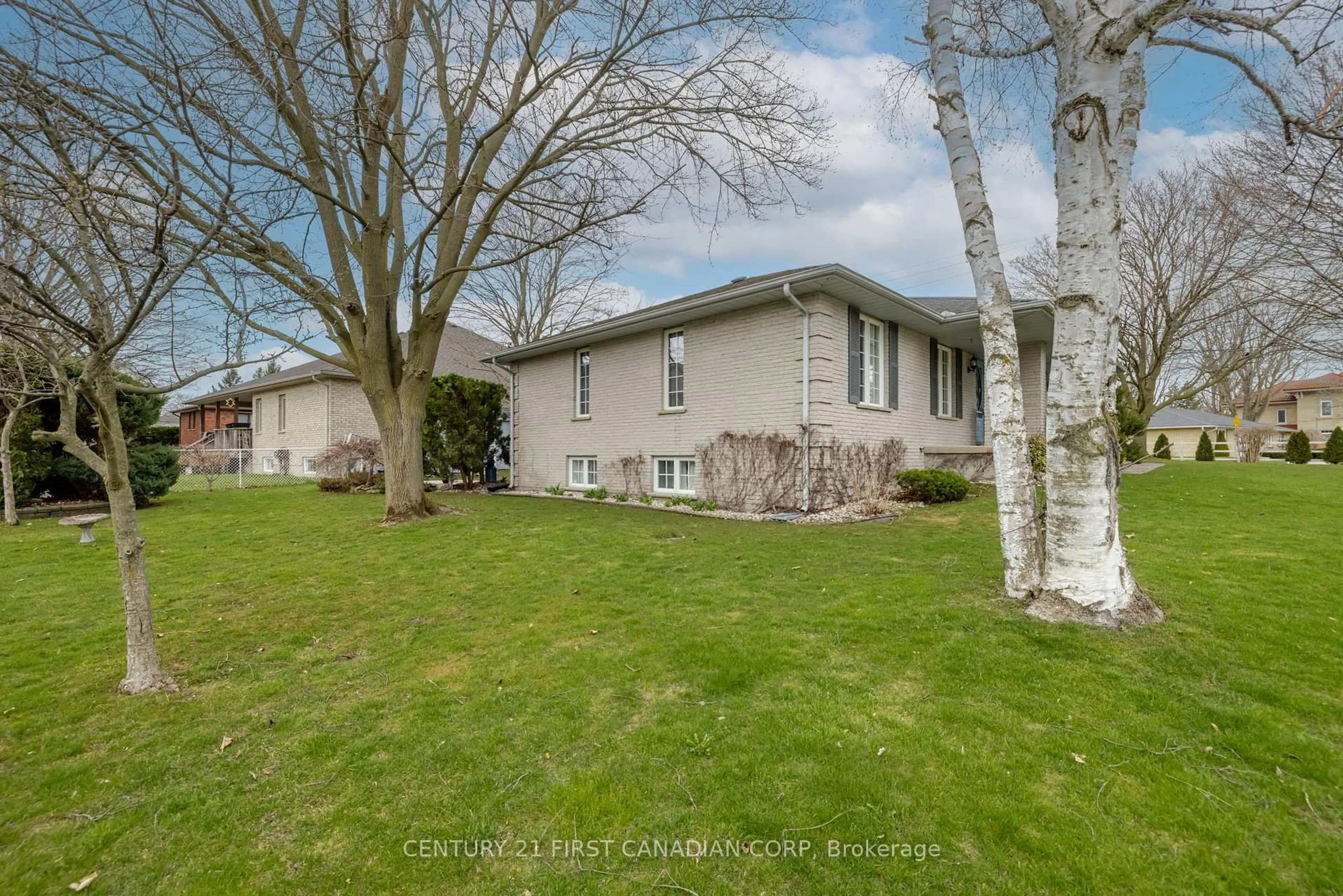 A pic from outside/outdoor area/front of a property/back of a property/a pic from drone, street for 196 Hull Rd, Strathroy-Caradoc Ontario N7G 3P2