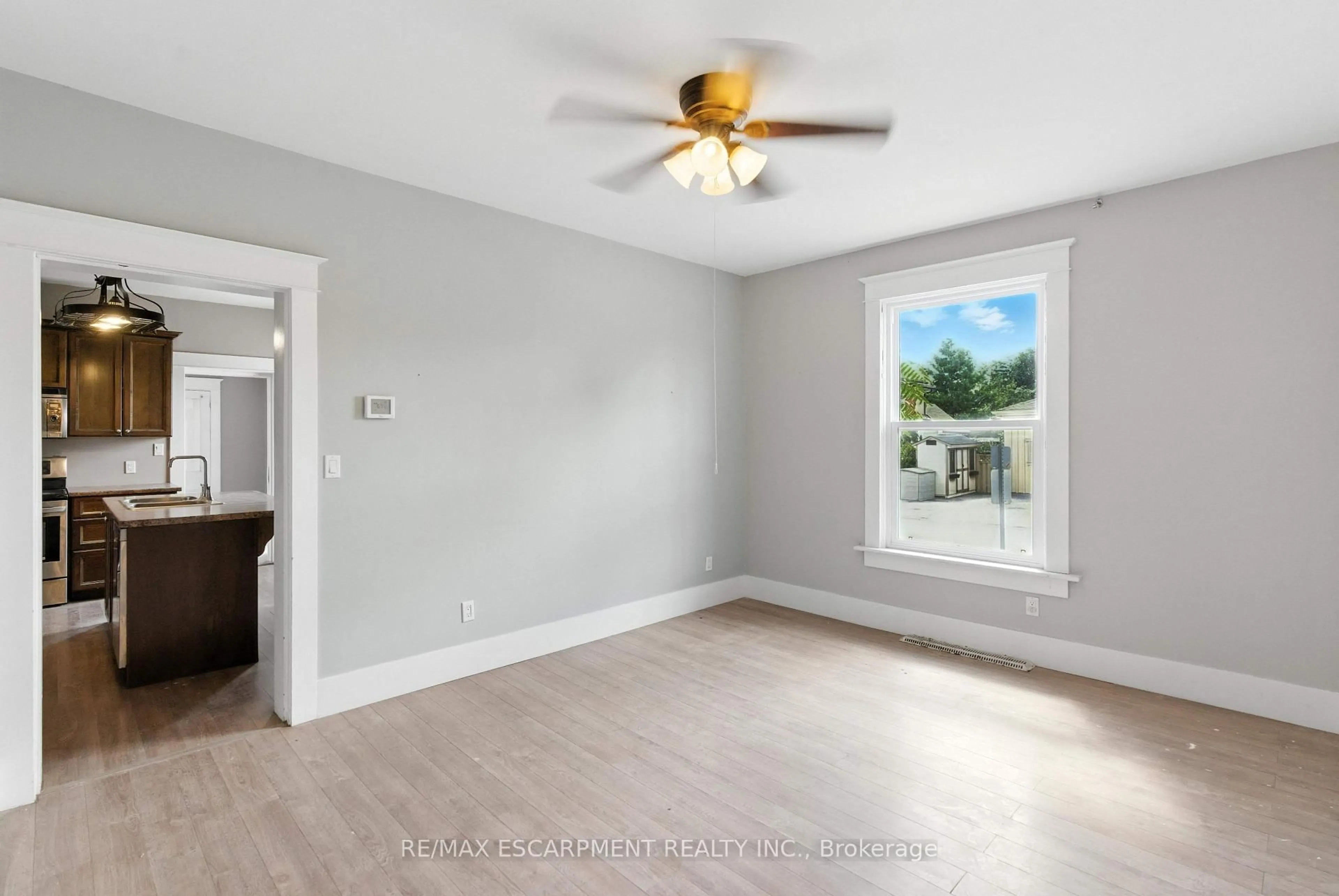 A pic of a room for 35 Peel St, Brantford Ontario N3S 5L7