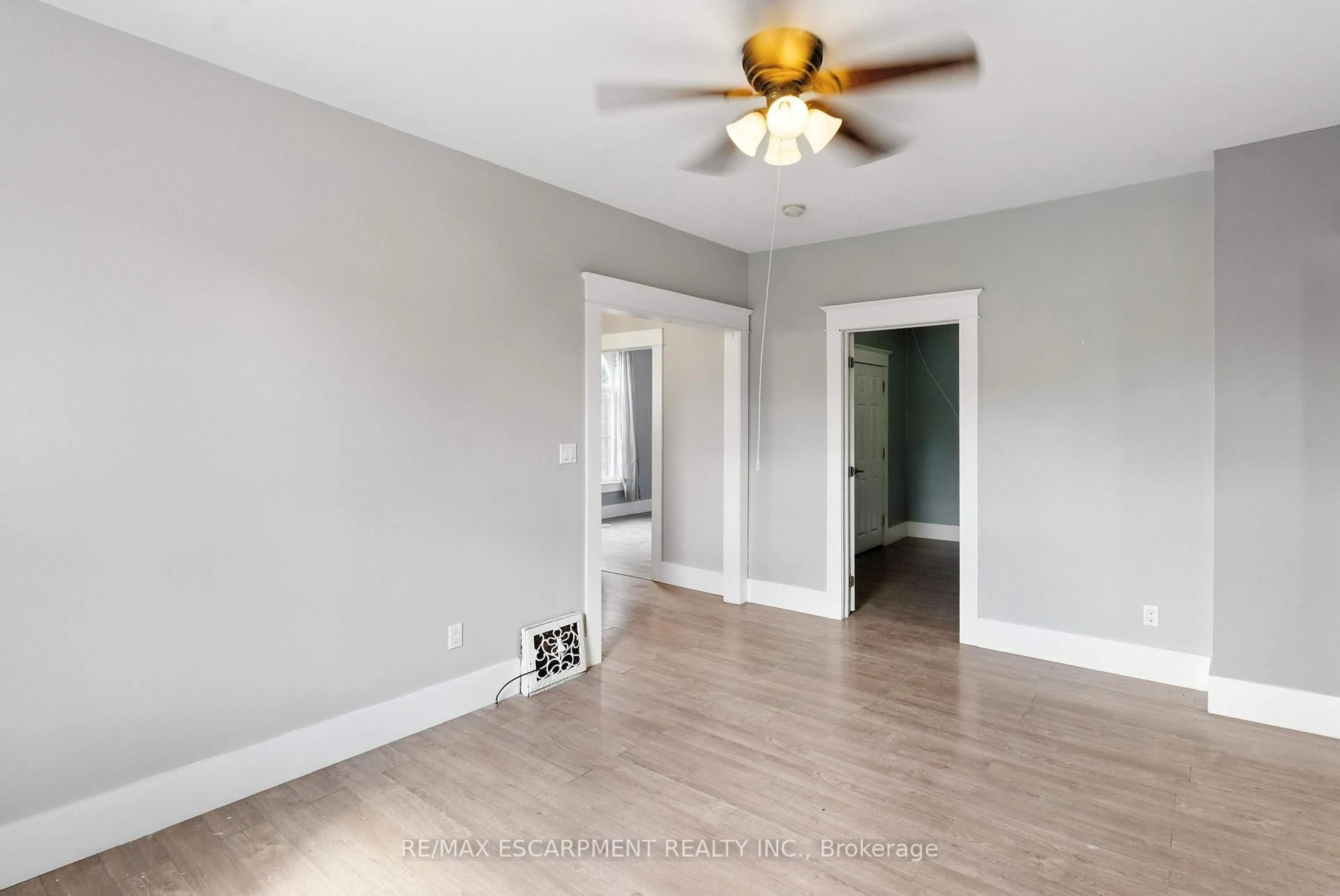 A pic of a room for 35 Peel St, Brantford Ontario N3S 5L7