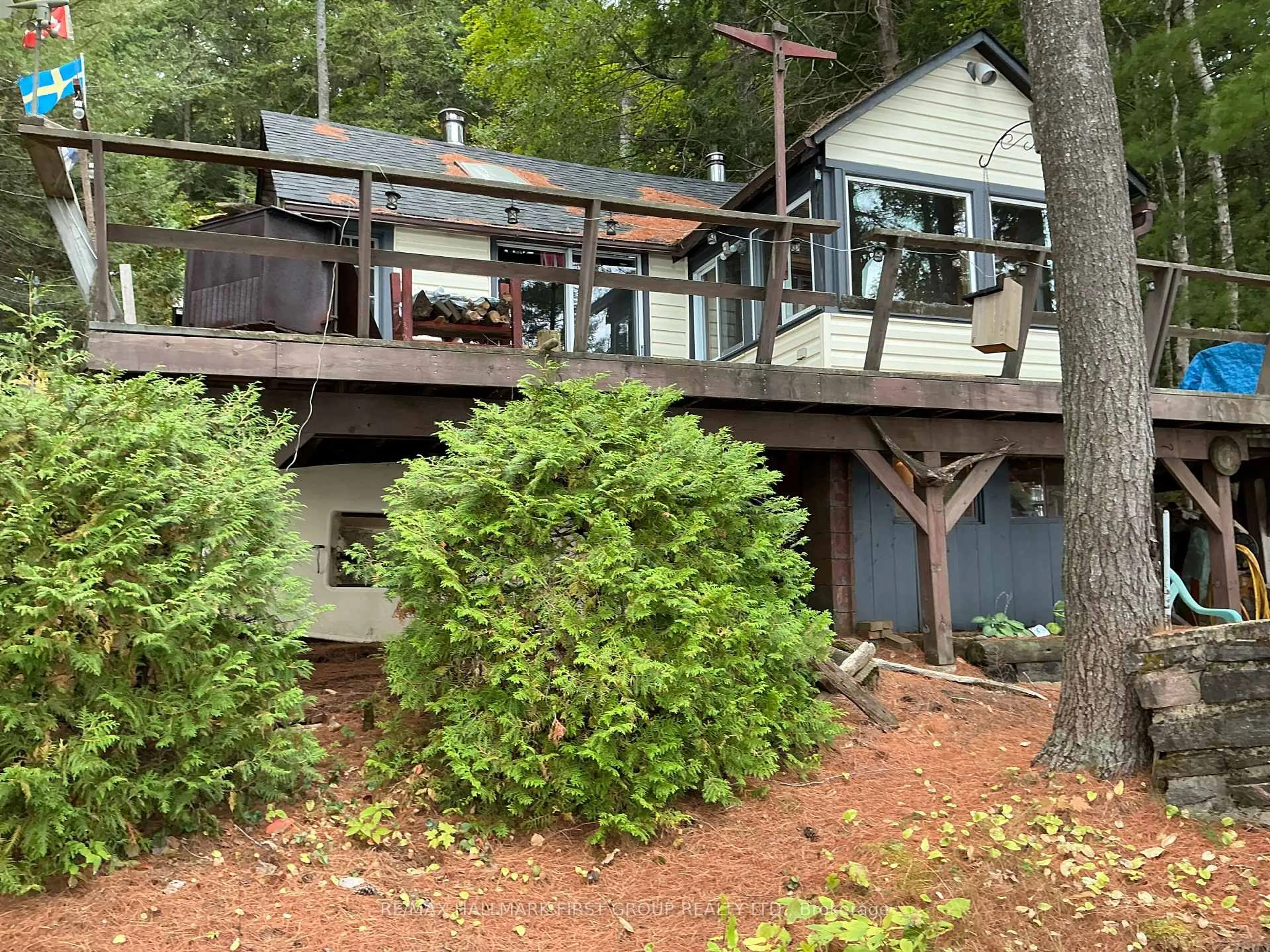 Patio, forest/trees view for 10209 Little Hawk-West Shore, Algonquin Highlands Ontario K0M 1J1