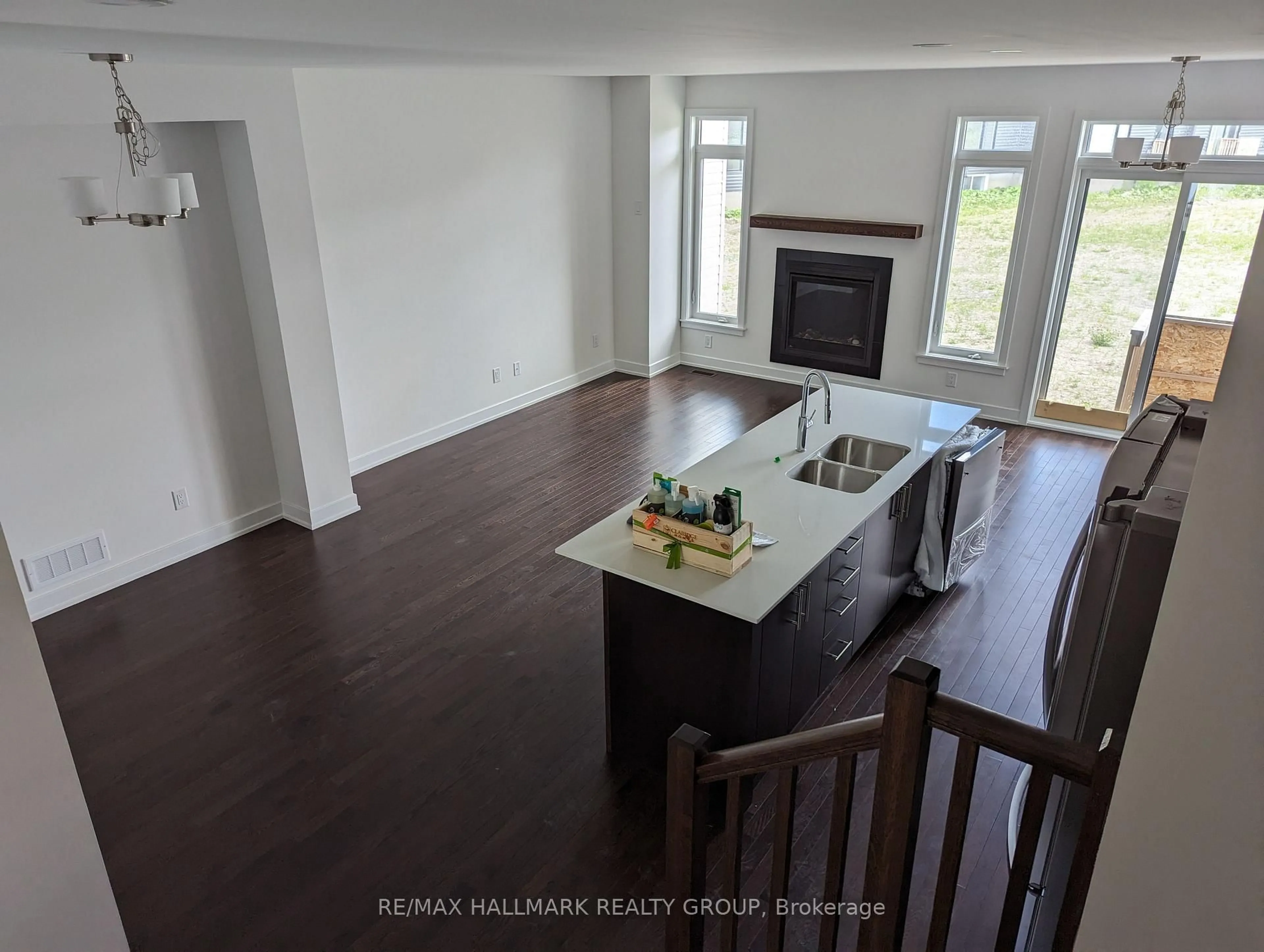 Unknown for 262 Darjeeling Ave, Ottawa Ontario K2J 6Z1