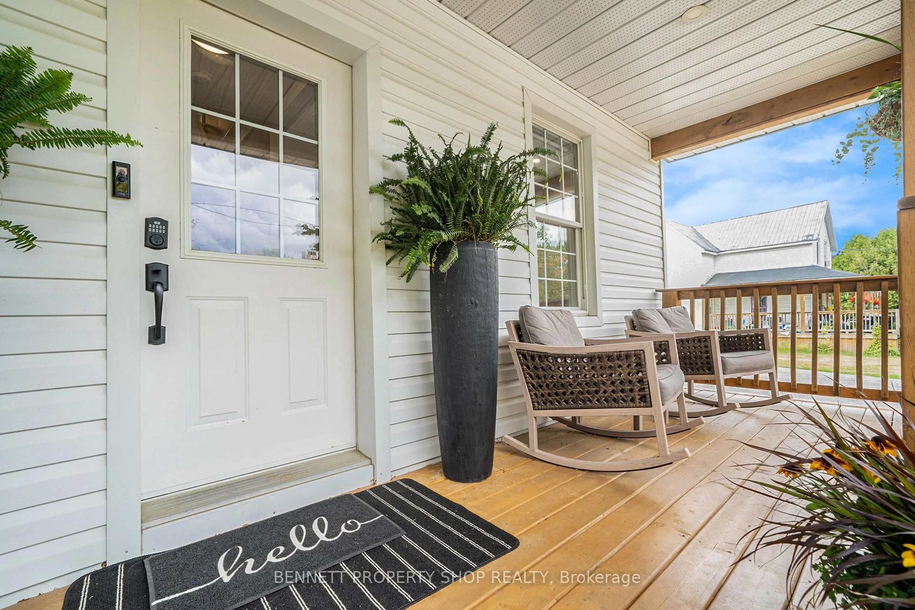 Indoor entryway for 41 Centre St, Edwardsburgh/Cardinal Ontario K0E 1X0