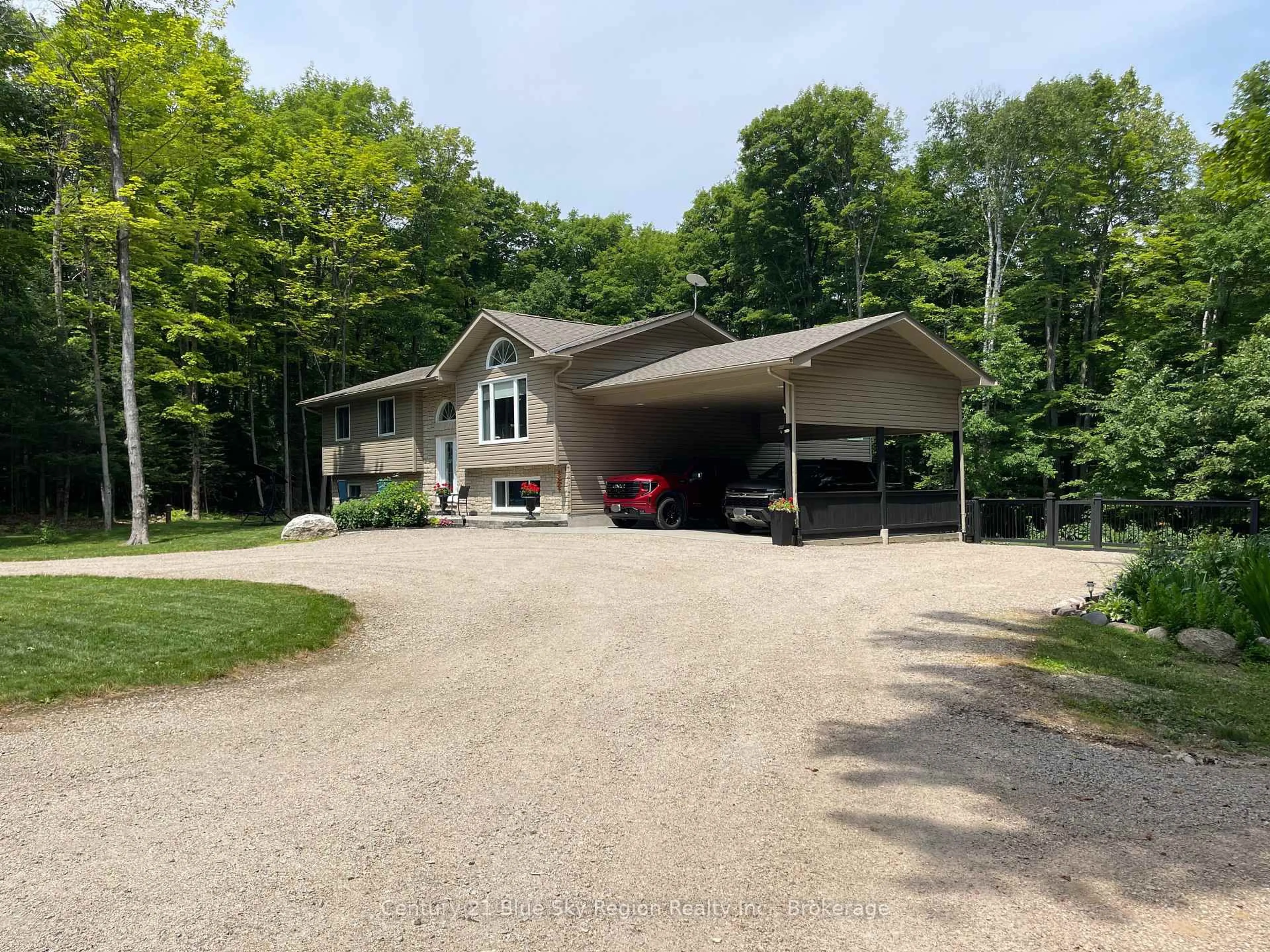 A pic from outside/outdoor area/front of a property/back of a property/a pic from drone, unknown for 176 SKI HILL Rd, Nipissing Ontario P0H 1Z0