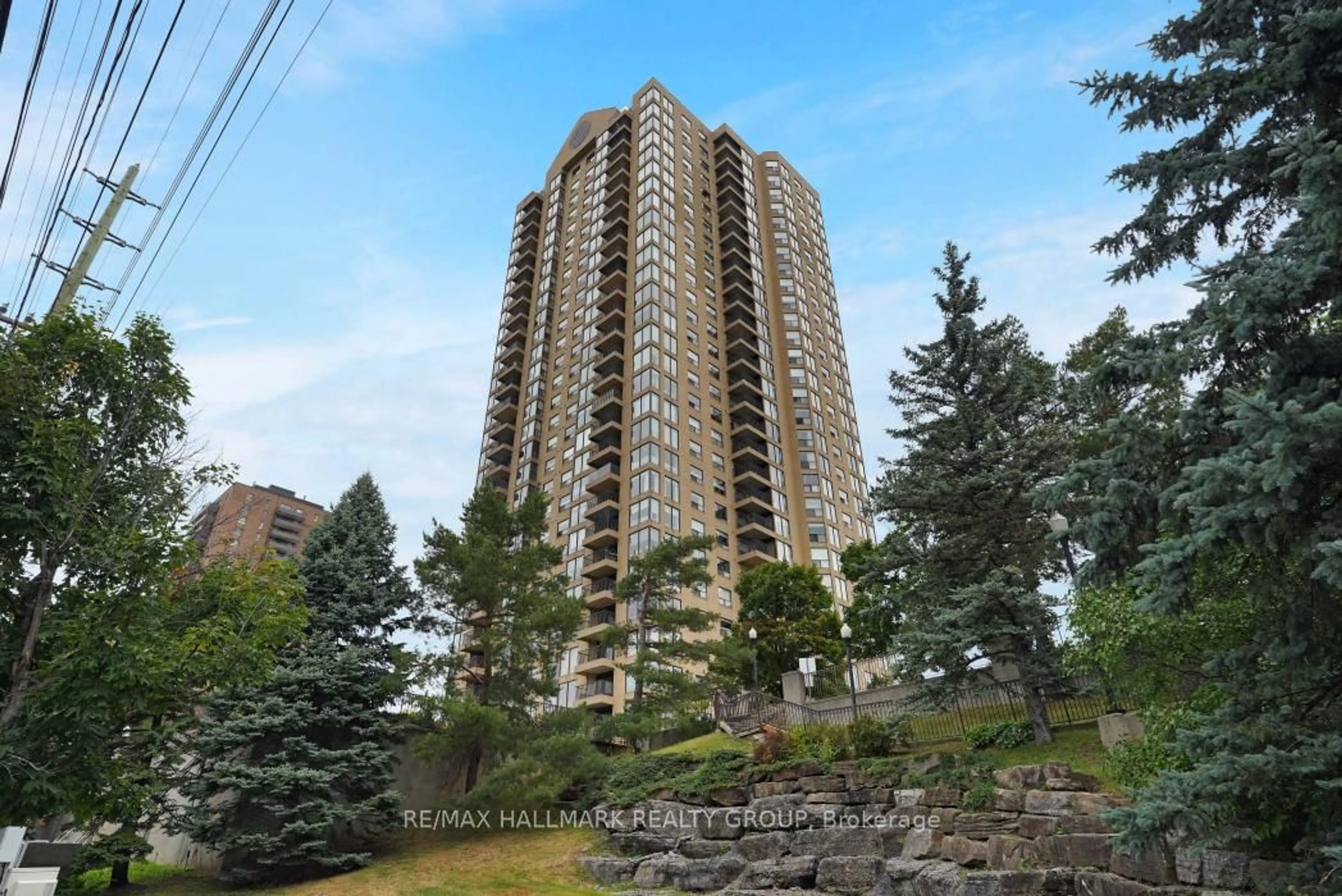 Unknown for 545 St Laurent Blvd #1006, Ottawa Ontario K1K 4H9