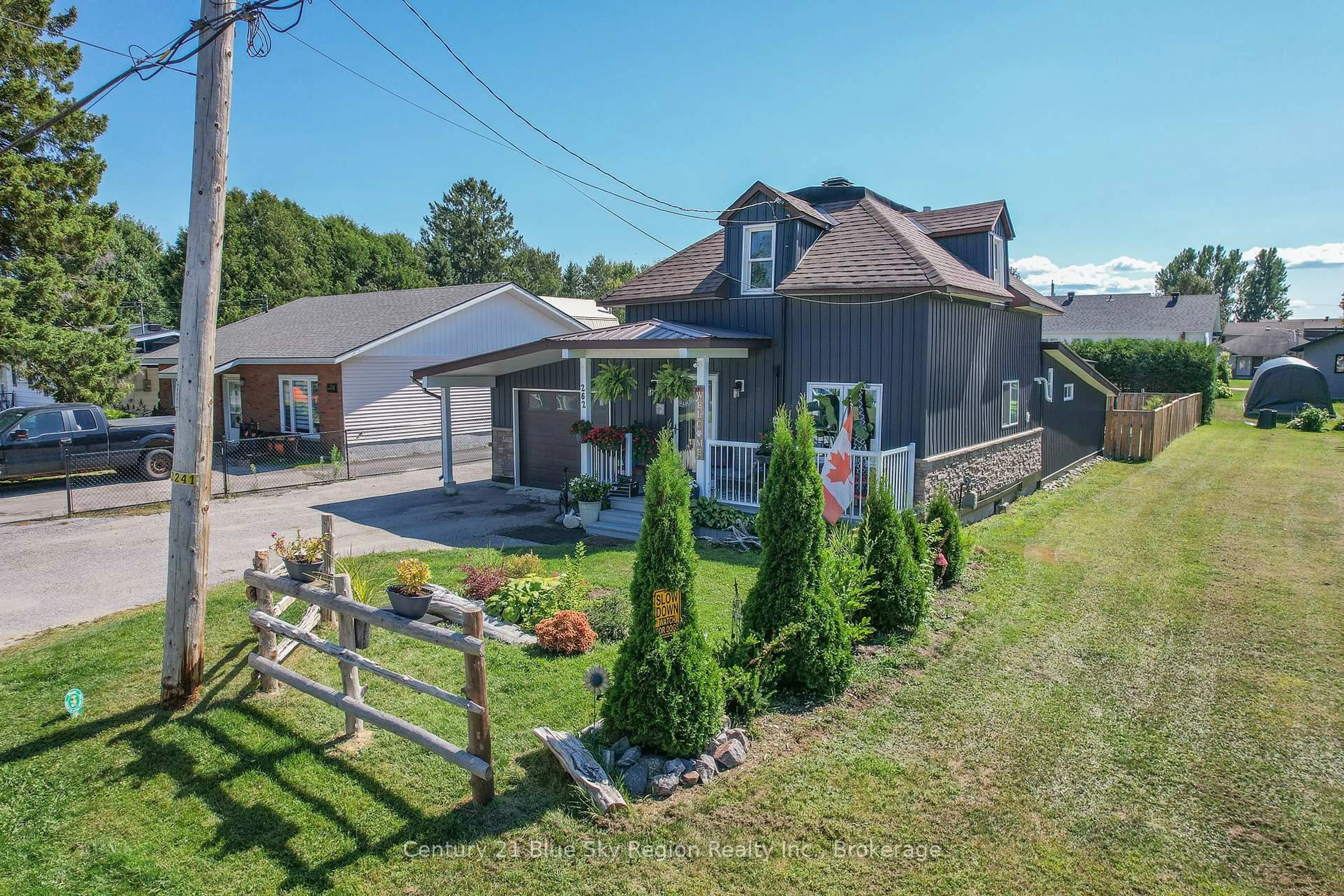 A pic from outside/outdoor area/front of a property/back of a property/a pic from drone, unknown for 262 Salter St, West Nipissing Ontario P2B 3B7