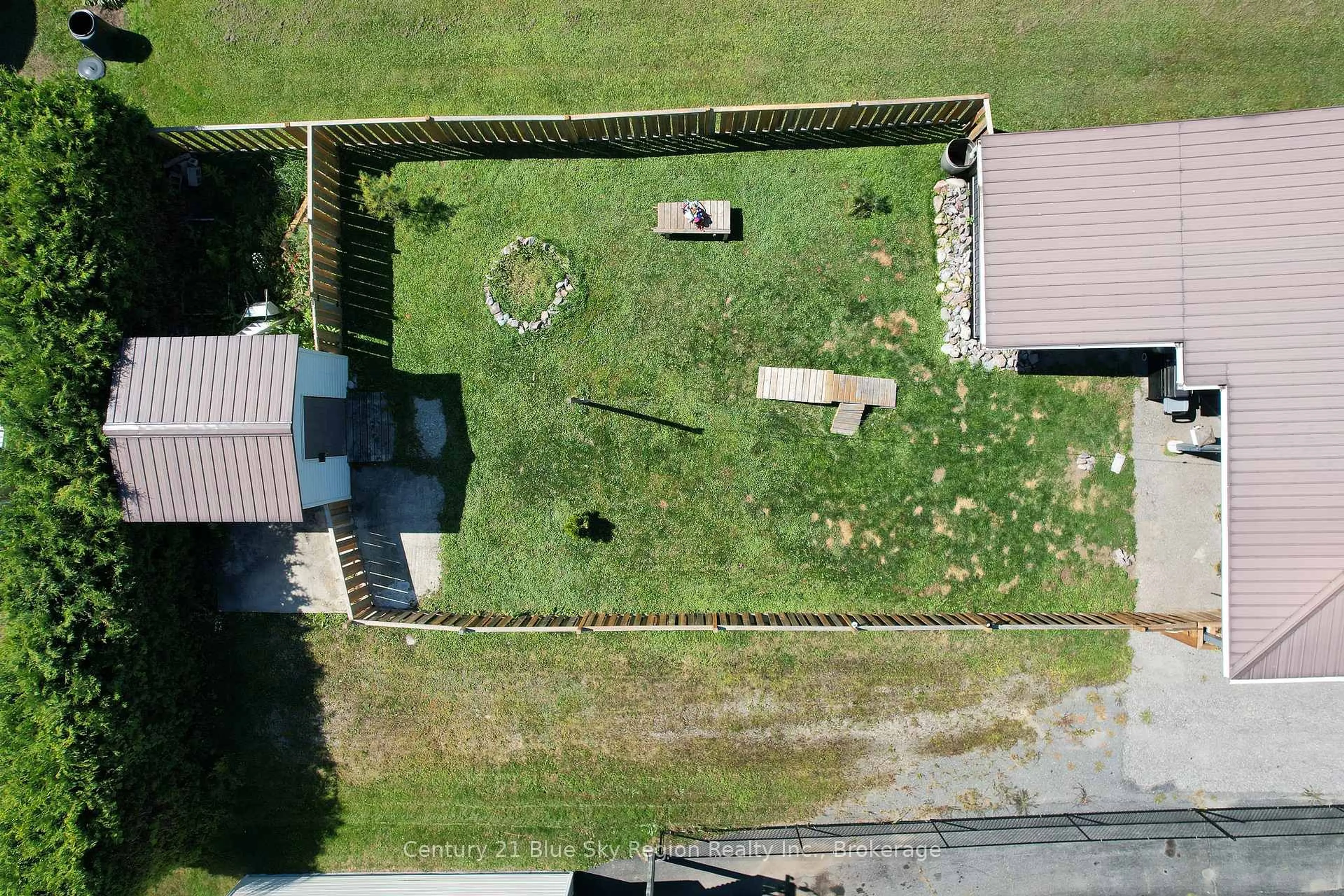 A pic from outside/outdoor area/front of a property/back of a property/a pic from drone, unknown for 262 Salter St, West Nipissing Ontario P2B 3B7