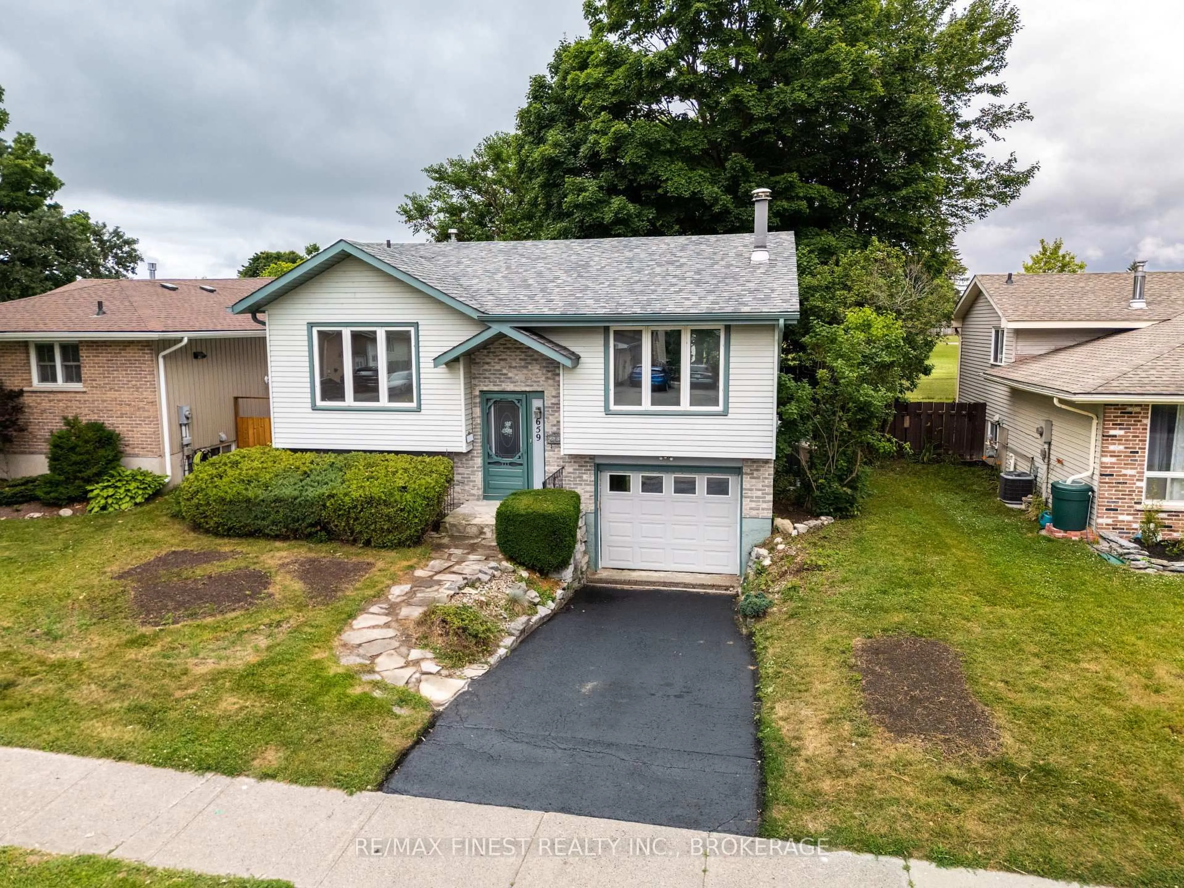 A pic from outside/outdoor area/front of a property/back of a property/a pic from drone, street for 659 Truedell Rd, Kingston Ontario K7M 6W6