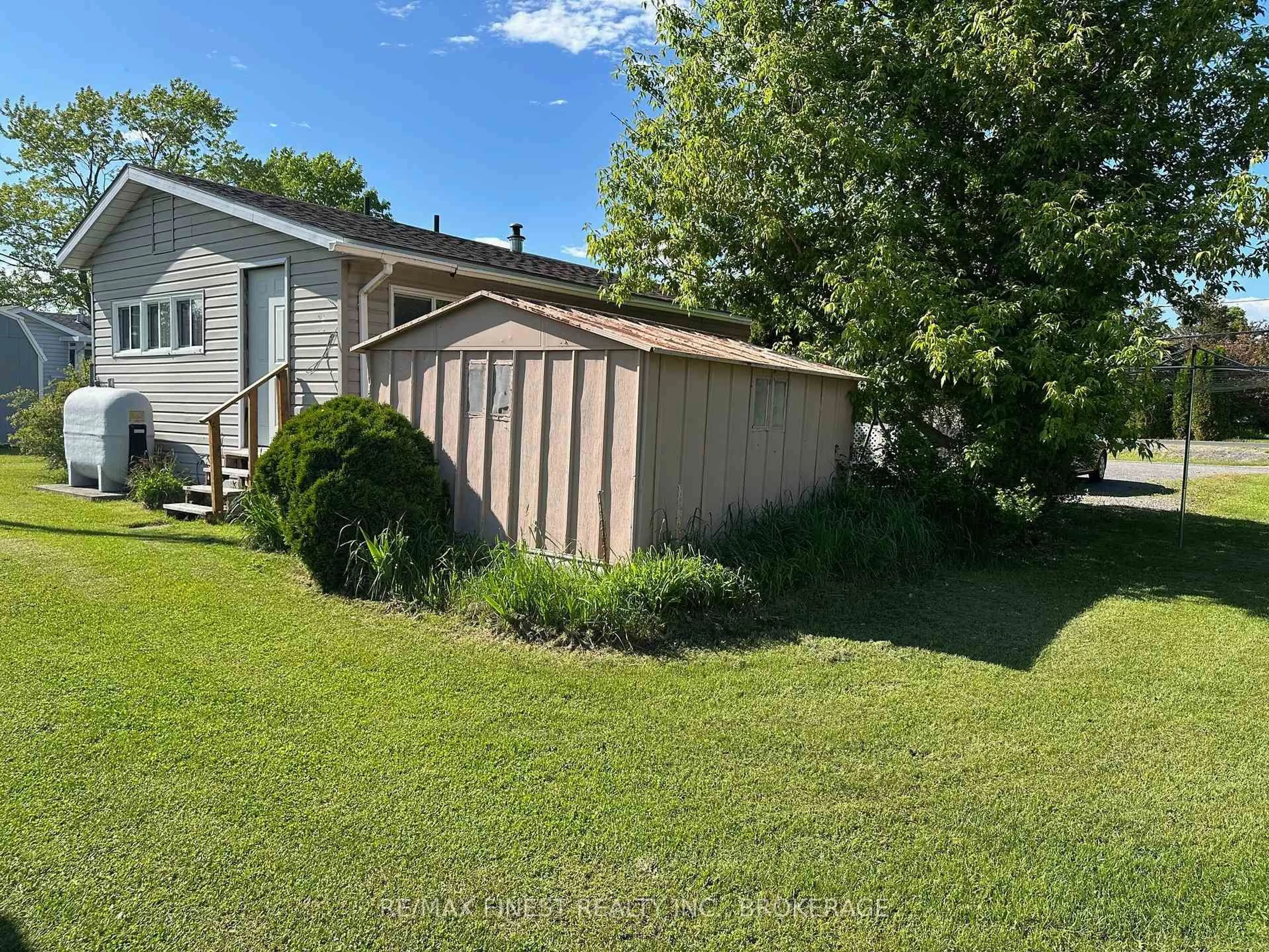 Shed for 4425 Front St, Verona Ontario K0H 2W0
