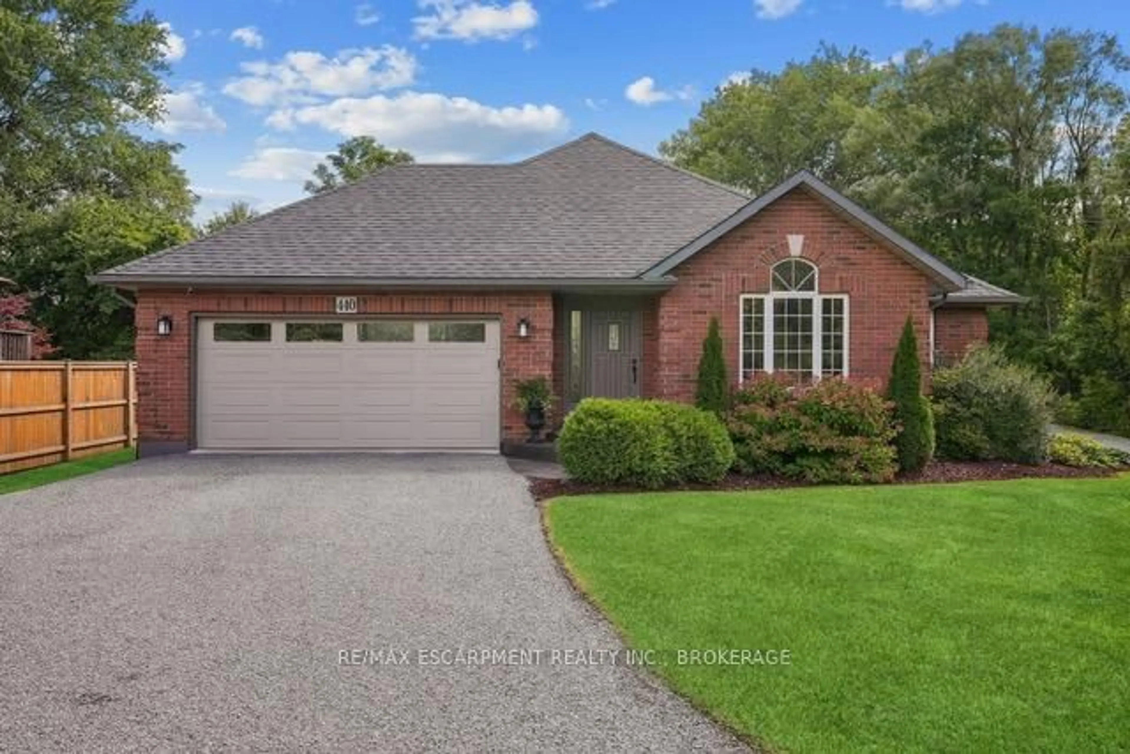 Home with brick exterior material, street for 440 SOUTH PELHAM Rd, Welland Ontario L3C 3C6