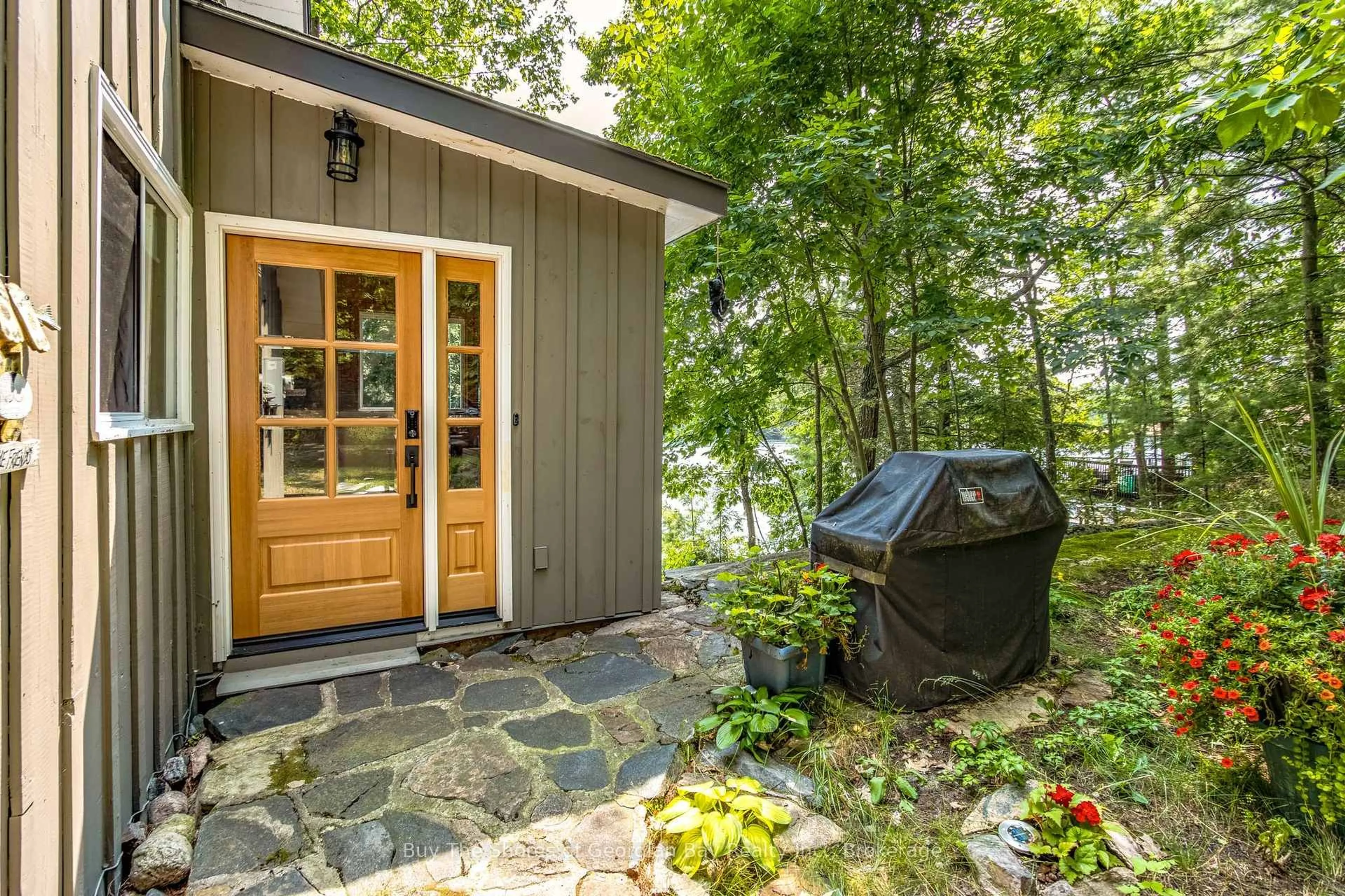 Indoor entryway for 2133 Harrison Tr, Georgian Bay Ontario P0C 1H0