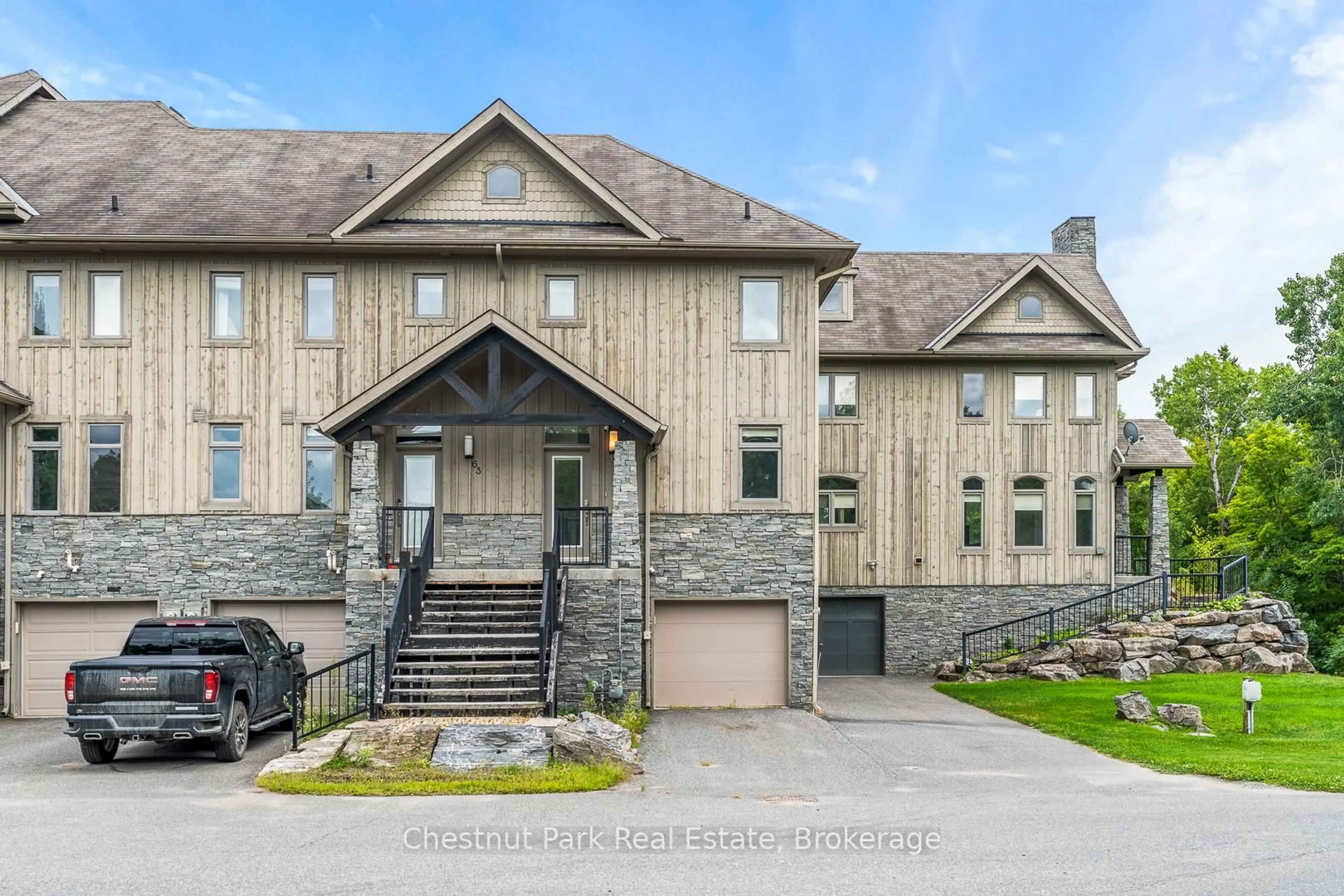 Home with brick exterior material, unknown for 65 Rockmount Cres, Gravenhurst Ontario P1P 0A6