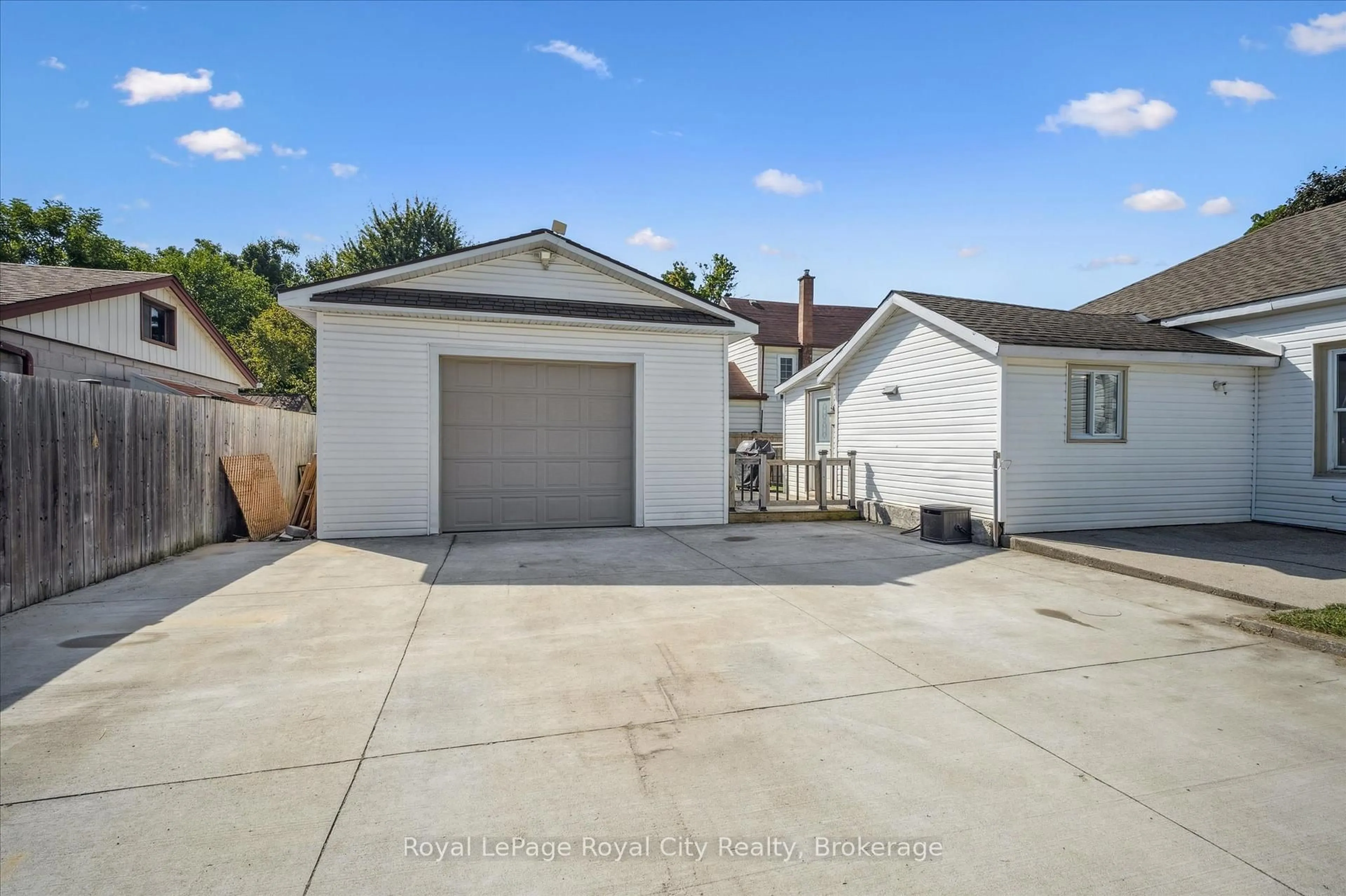 Unknown for 47 Chalmers St, Cambridge Ontario N1R 5B6