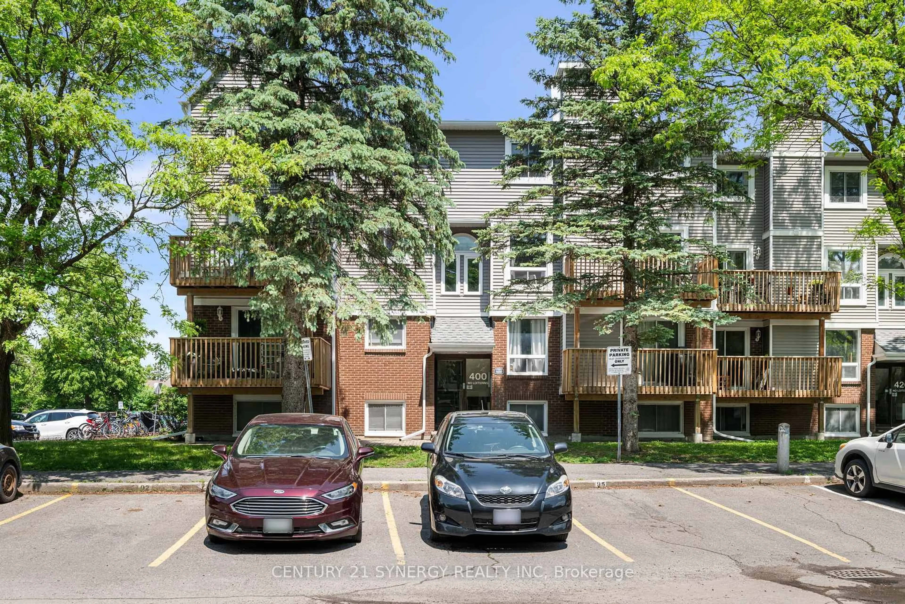 Unknown for 400 Fenerty Crt #8, Kanata Ontario K2L 3A9