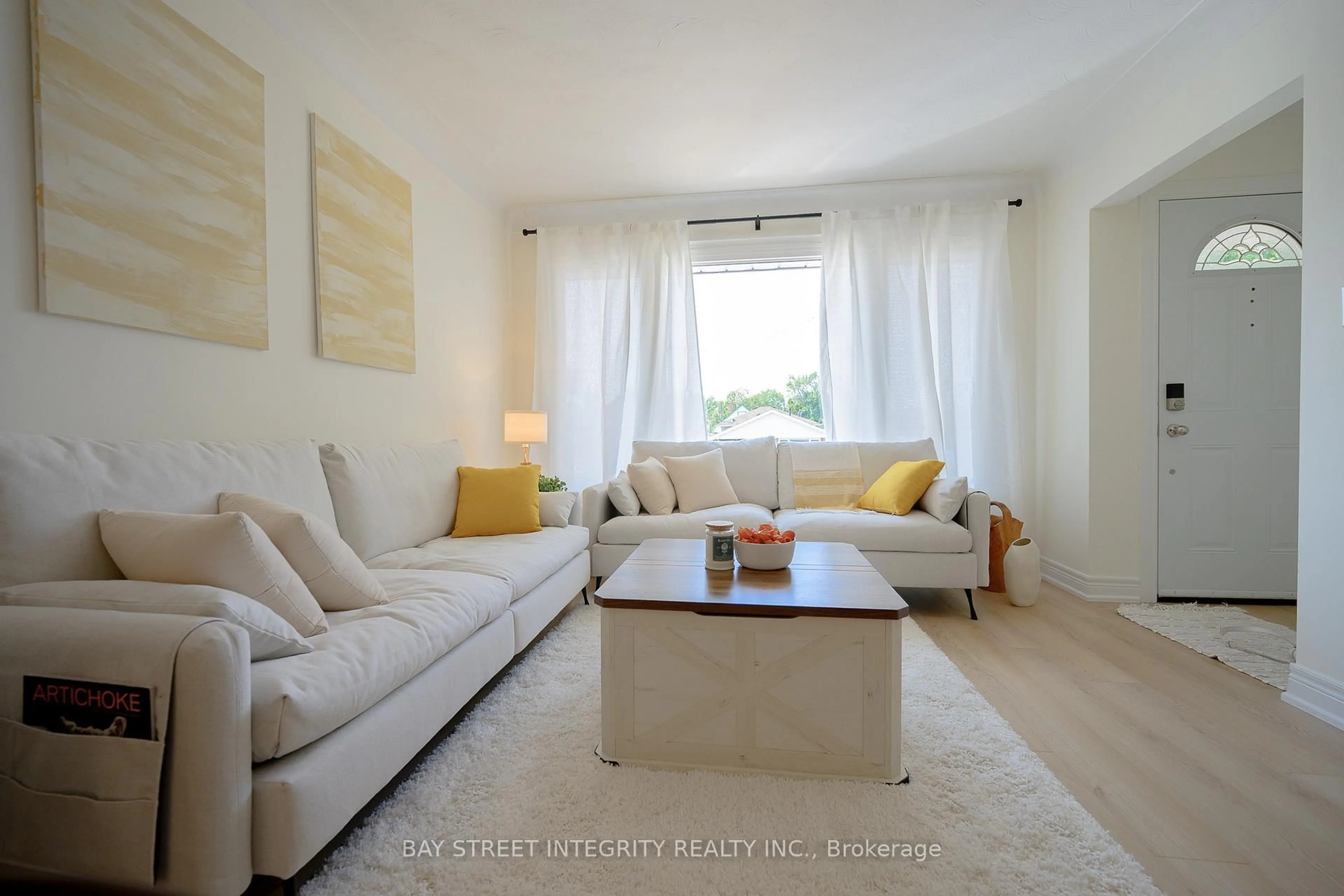 Living room with furniture, unknown for 106 Beland Ave, Hamilton Ontario L8H 6C1