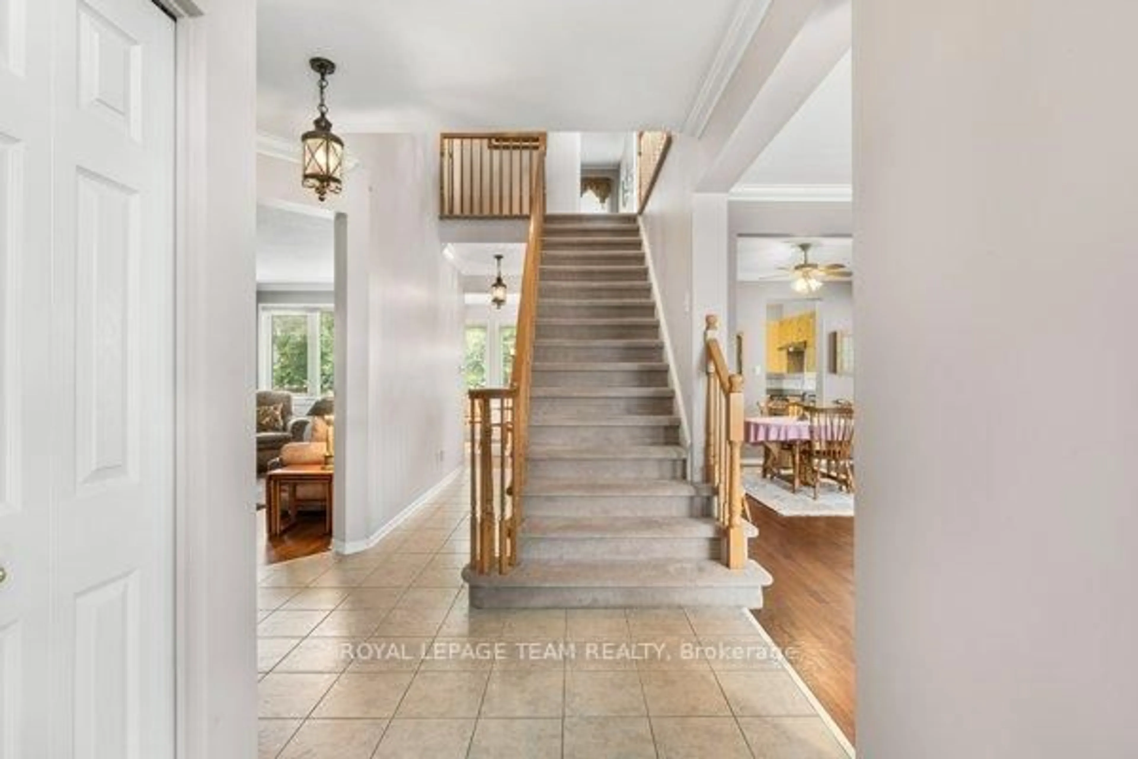 Indoor entryway for 1575 Winterport Way, Ottawa Ontario K4A 4C3