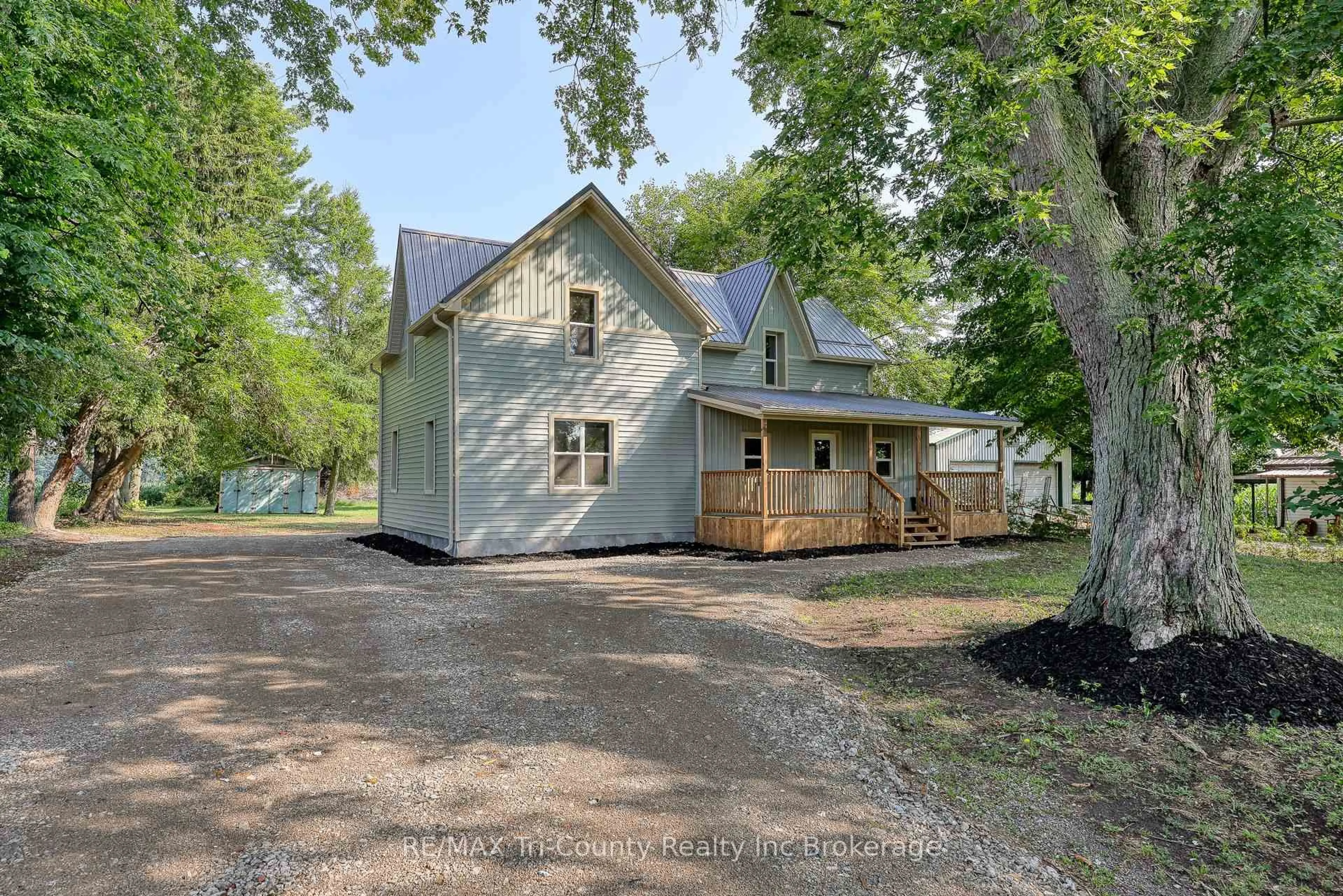 A pic from outside/outdoor area/front of a property/back of a property/a pic from drone, street for 175 McDowell Rd, Norfolk Ontario N0E 1G0