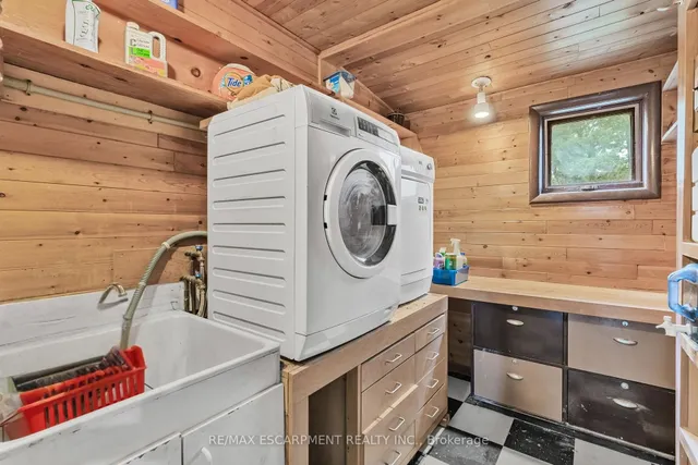 614 Golf Club Rd - A Powerful Real Estate Website | Mirror Real Estate