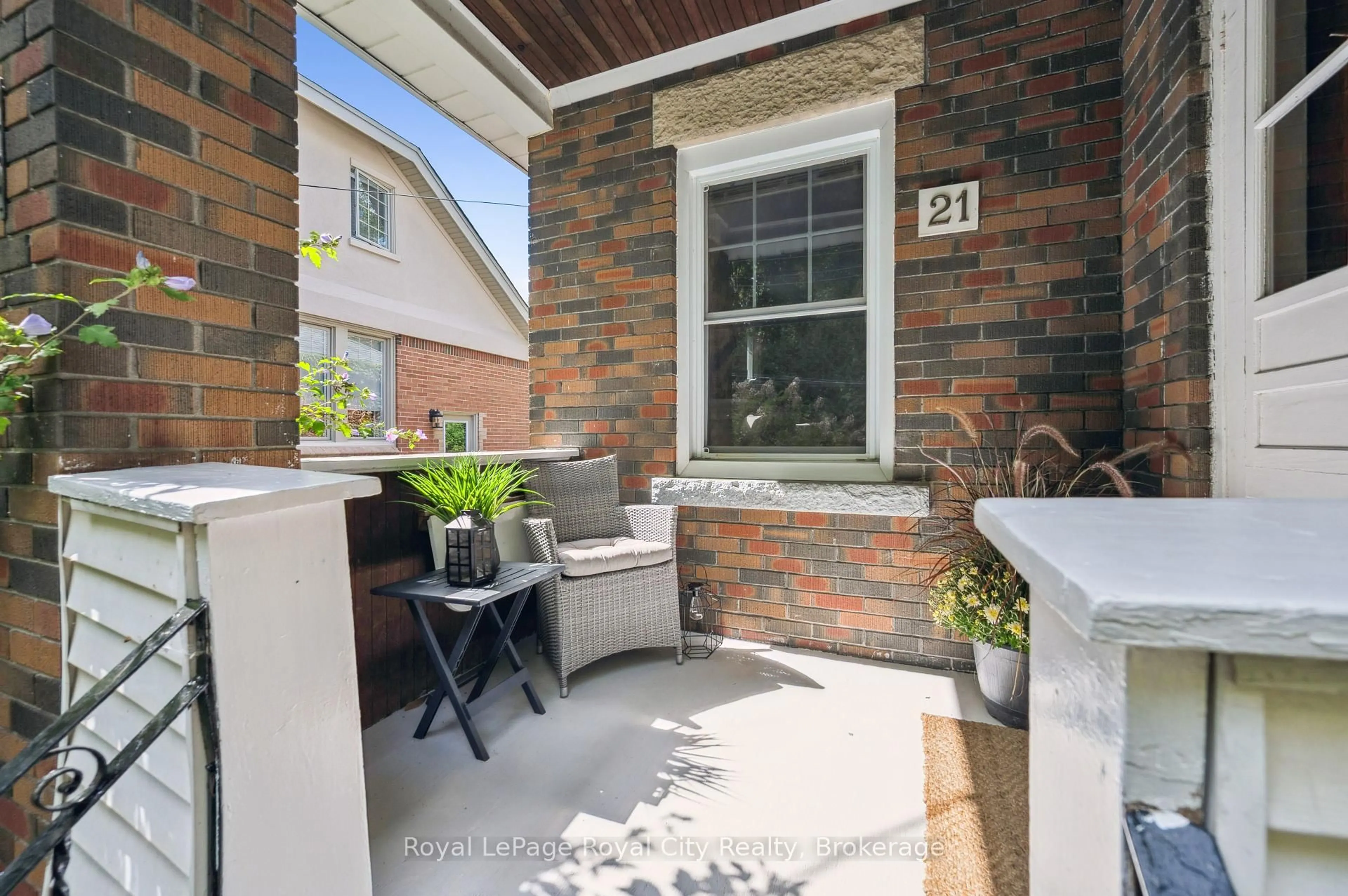 Patio, street for 21 James St, Guelph Ontario N1G 1E3